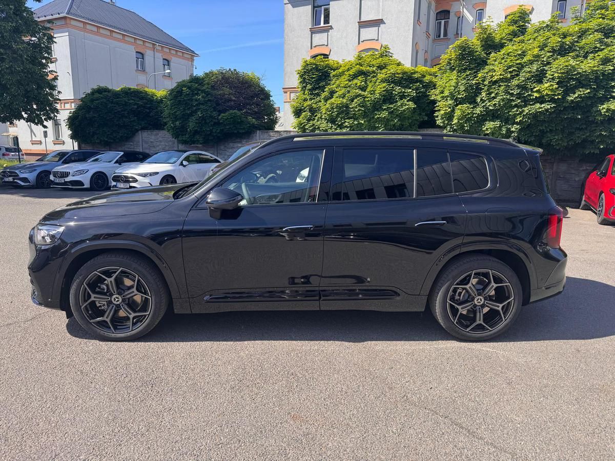 Mercedes-Benz GLB, 200 4MATIC - fotka 4