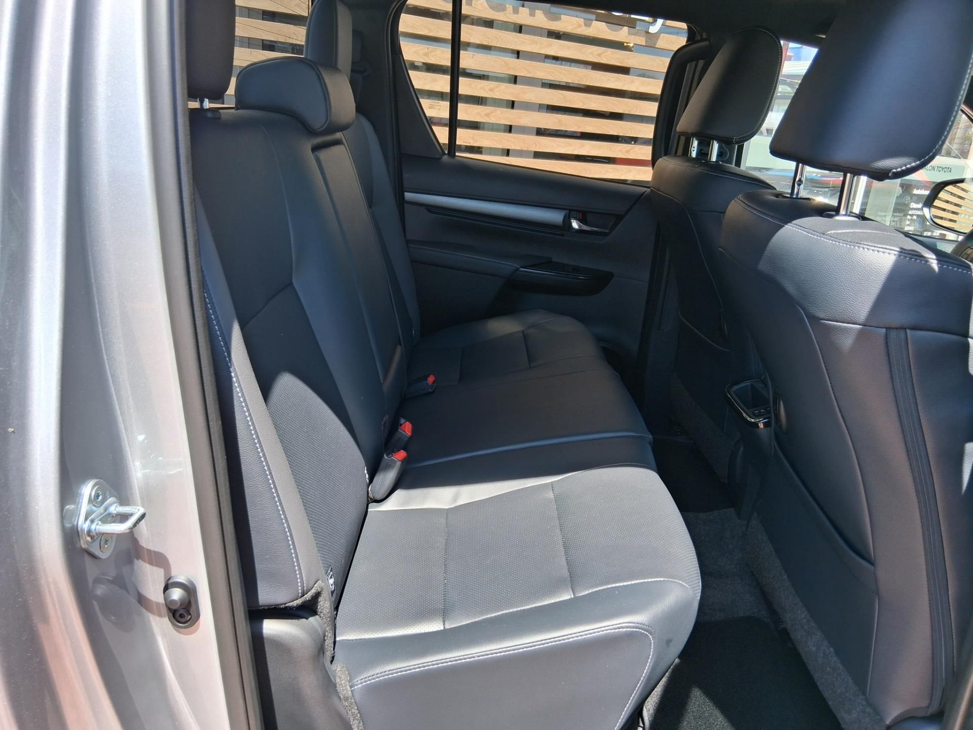 Toyota Hilux, 2,8 D-4D 205K  INVINCIBLE - fotka 5