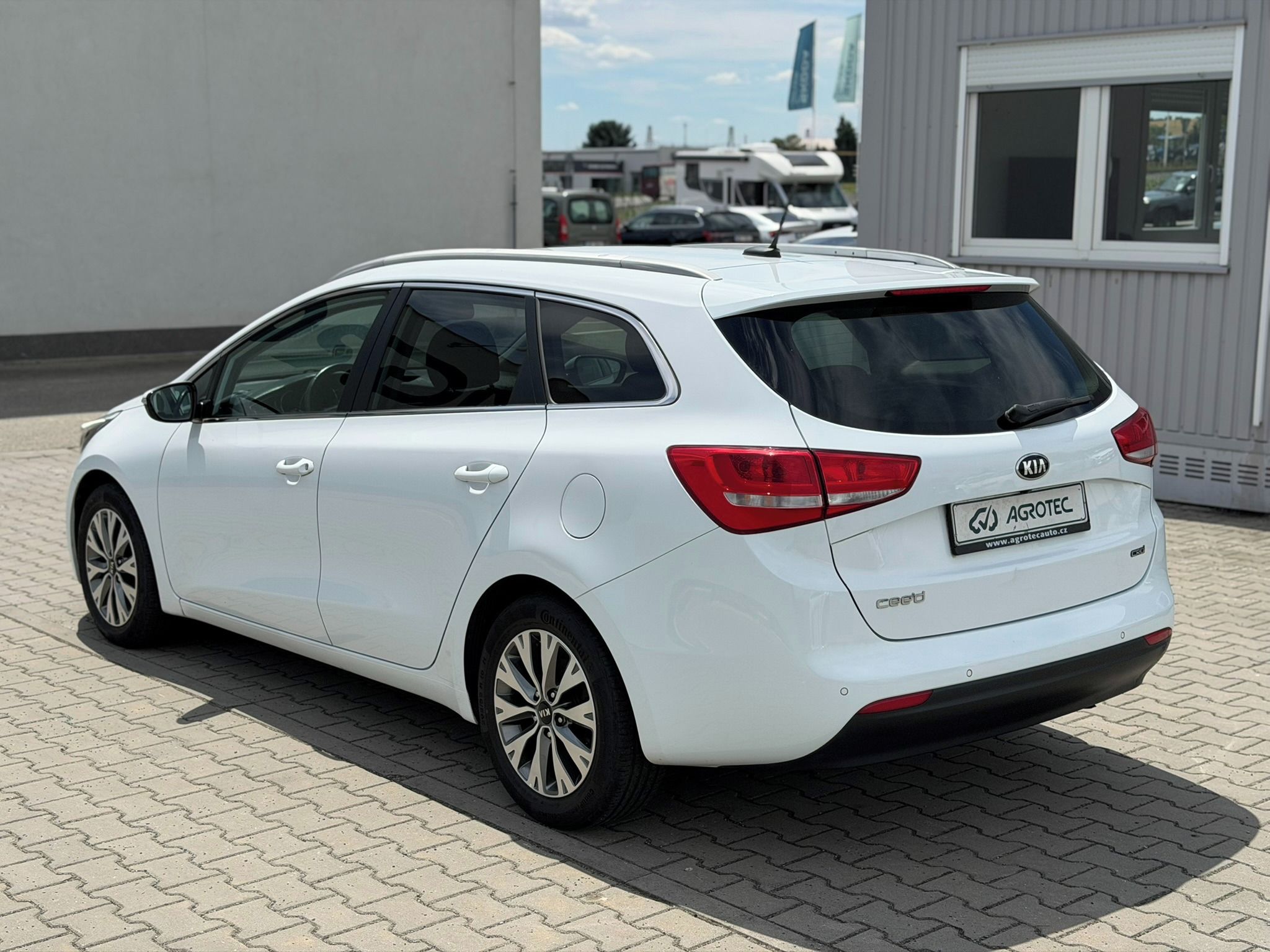 Kia Cee´d, 1.6 CRDi 100kW Exclusive SW - fotka 5