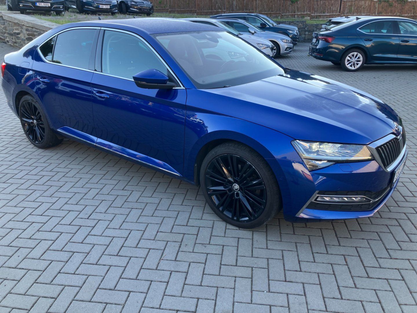 Škoda Superb, 2.0TDI L&K DSG 4X4 WEBASTO - fotka 2