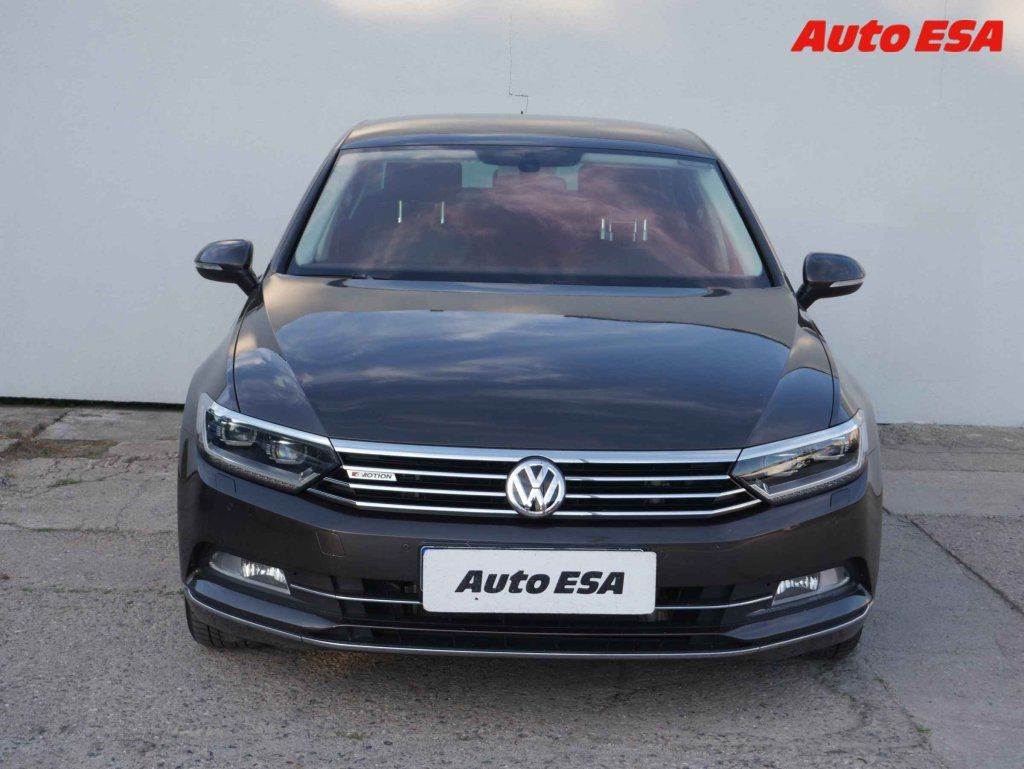 Volkswagen Passat, 2.0 TDi,ČR - fotka 2