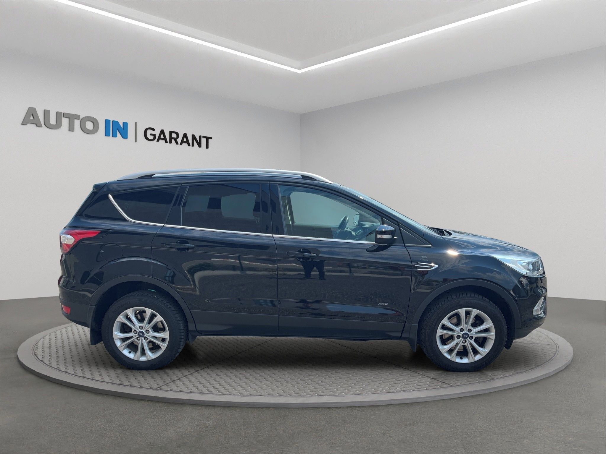 Ford Kuga, 2.0 110kW, 4x4, Tažné, Serv.kn - fotka 4