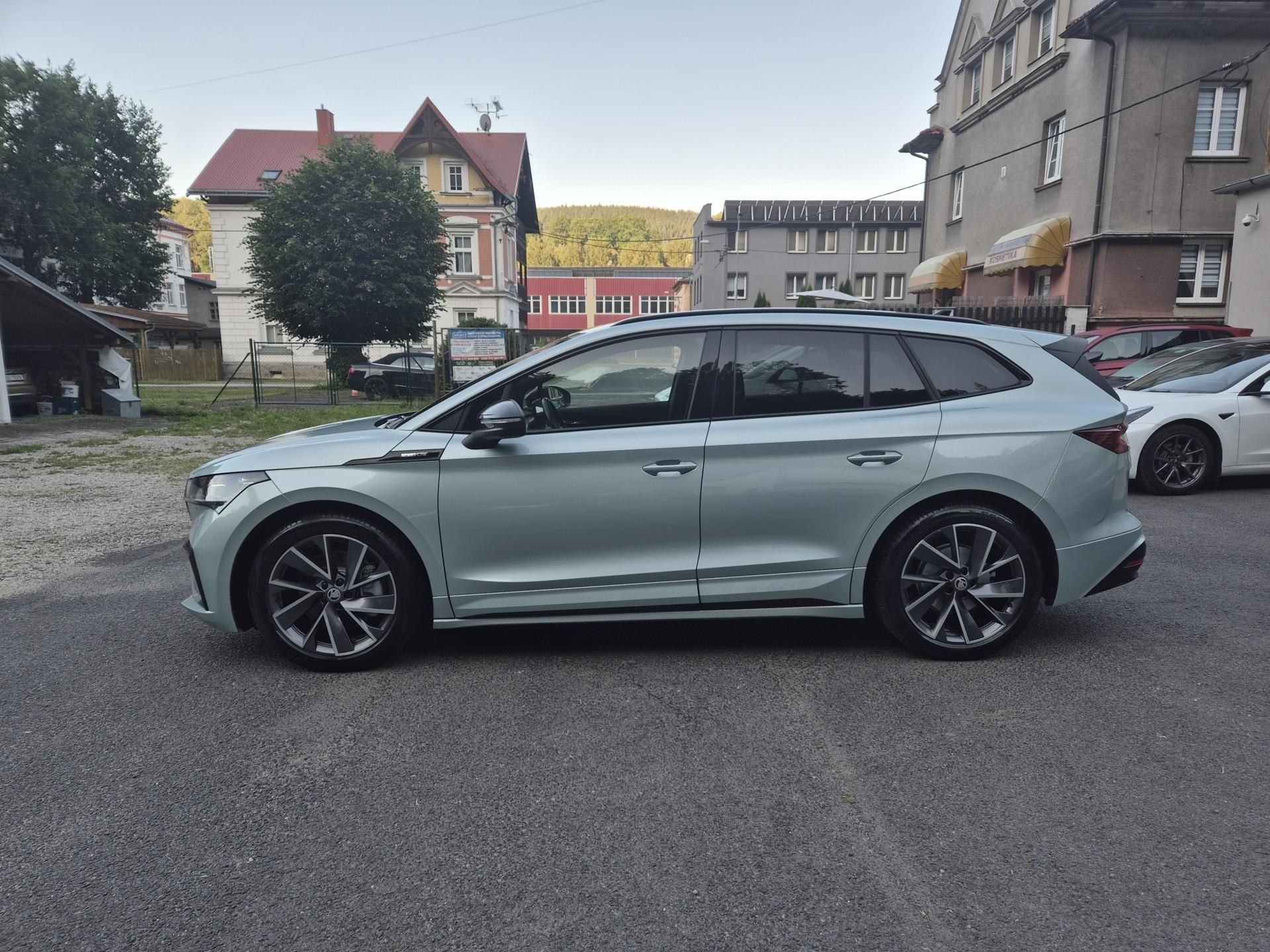 Škoda Enyaq, SPORTLINE 195kw, iV80x SOH 92% - fotka 6