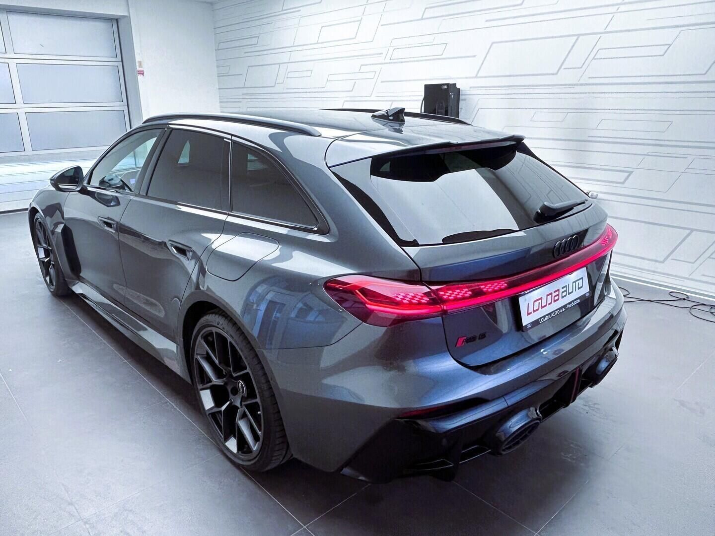 Audi A5, RS 5 Avant e-hybrid   kW - fotka 5