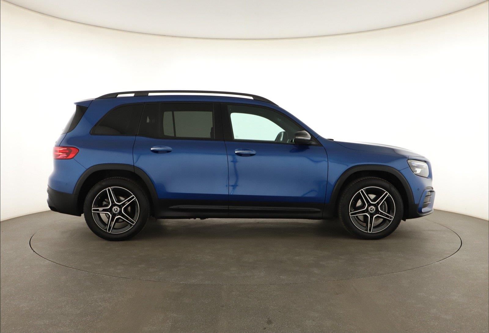 Mercedes-Benz GLB, GLB 200 d 4MATIC, AMG line - fotka 6