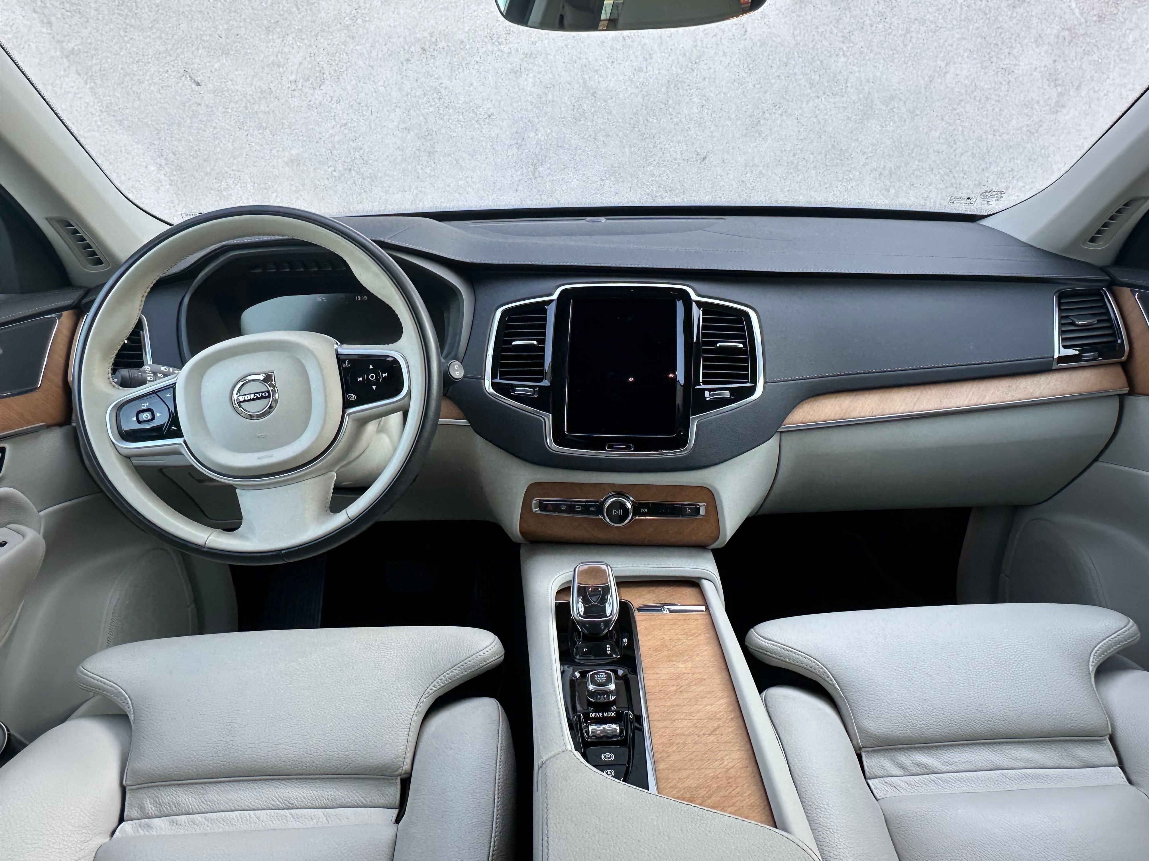 Volvo XC90, Inscri,1.maj.čr,DPH,tažné - fotka 6