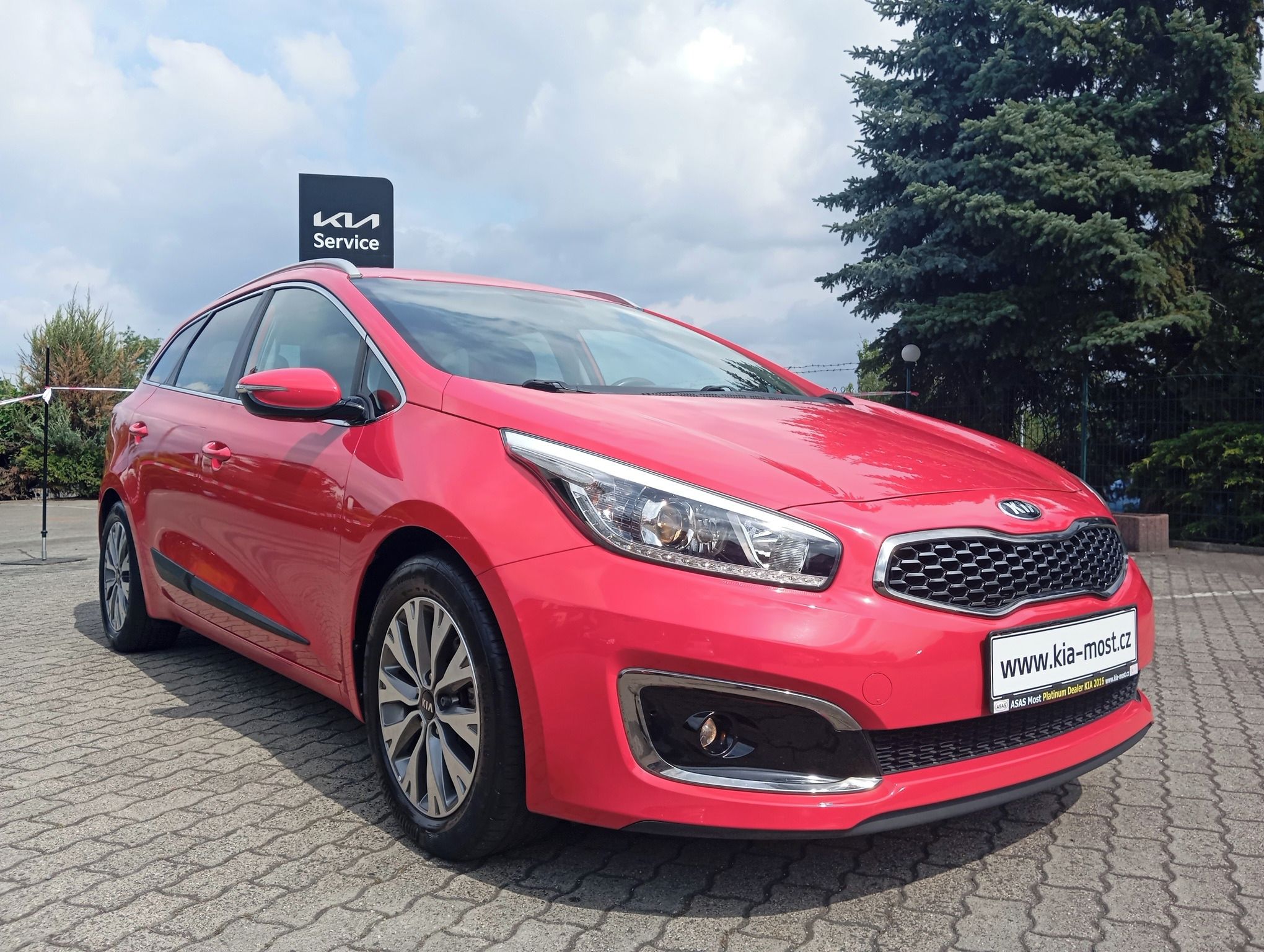 Kia Cee´d SW, 1.6 GDi TOP 2018 - fotka 2