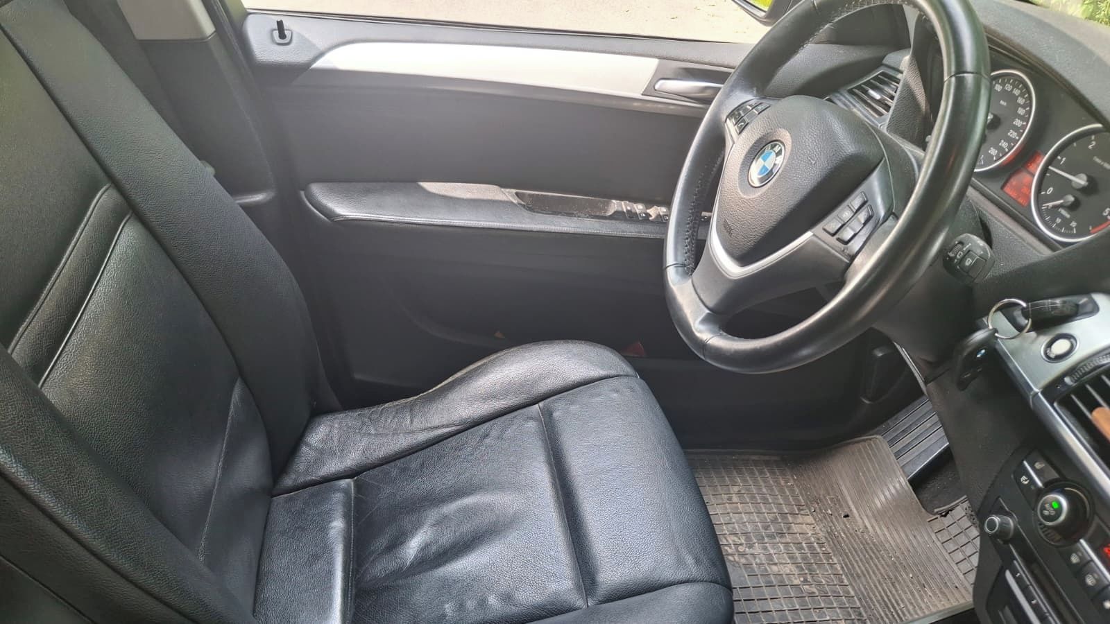 BMW X5, JAKO NOVÉ max.výbava 20ALU - fotka 3