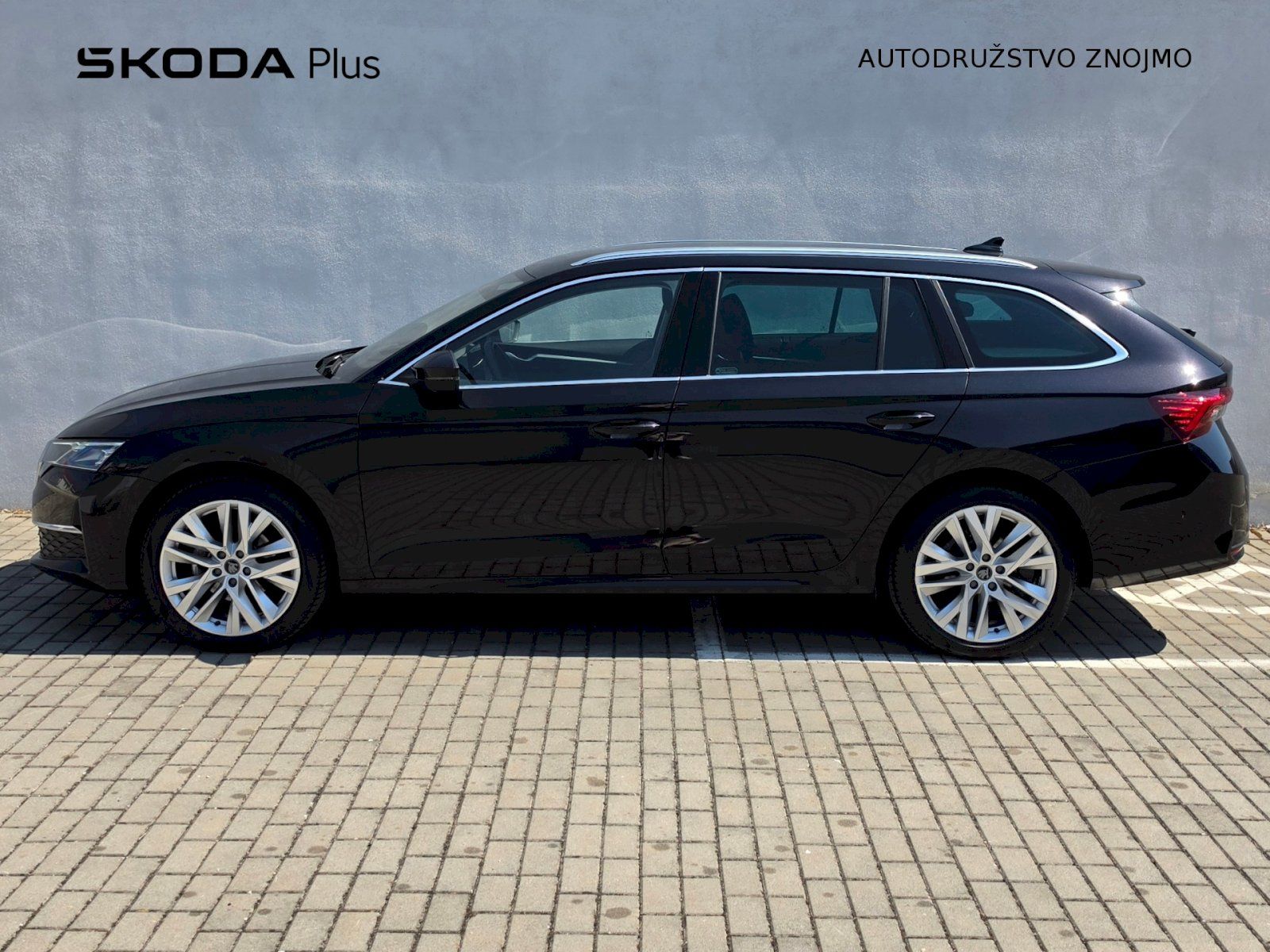 Škoda Octavia, COMBI 2,0TDI 110KW DSG Exclusi - fotka 3
