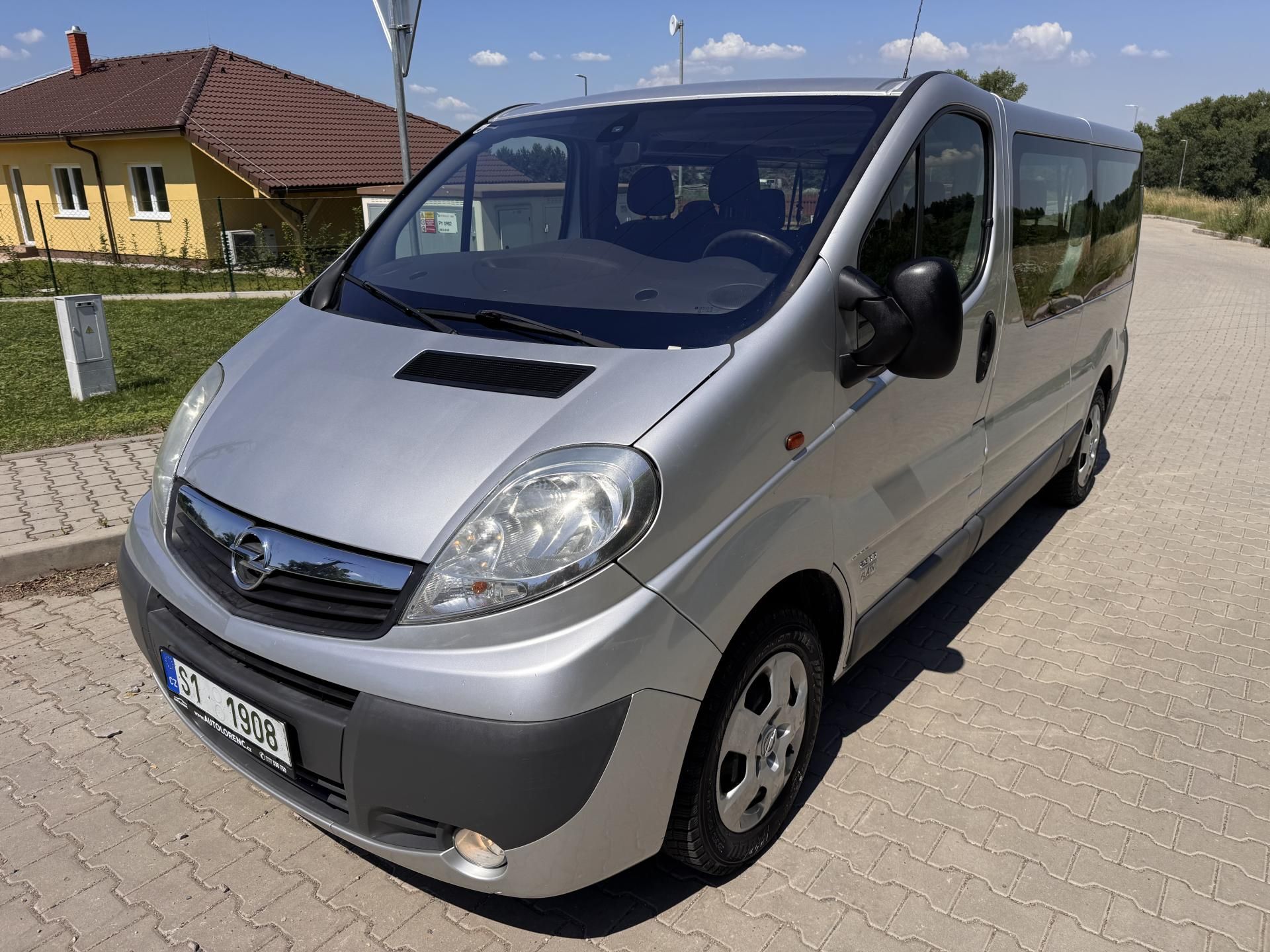 Opel Vivaro, 2.0CDTI 84Kw L2 - 9.Mist - fotka 2