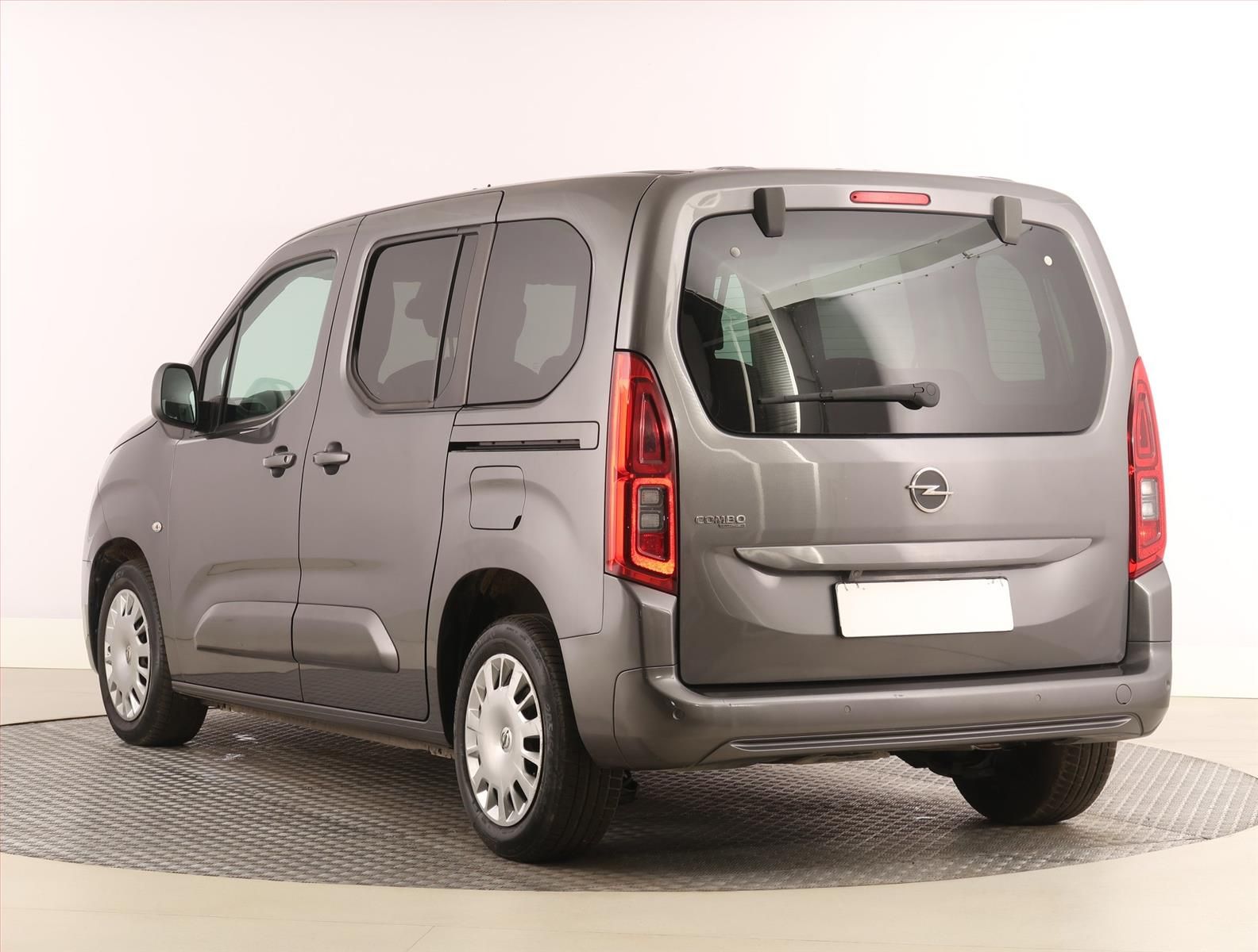 Opel Combo, 1.2 Turbo, Enjoy, 7Míst, Klima - fotka 4