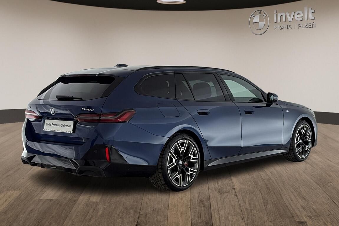 BMW Řada 5, 540d xDrive Touring - fotka 3