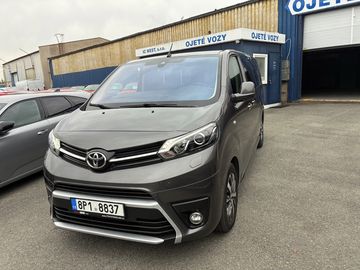 Verso 2,0 D-4D 150 Family8míst
