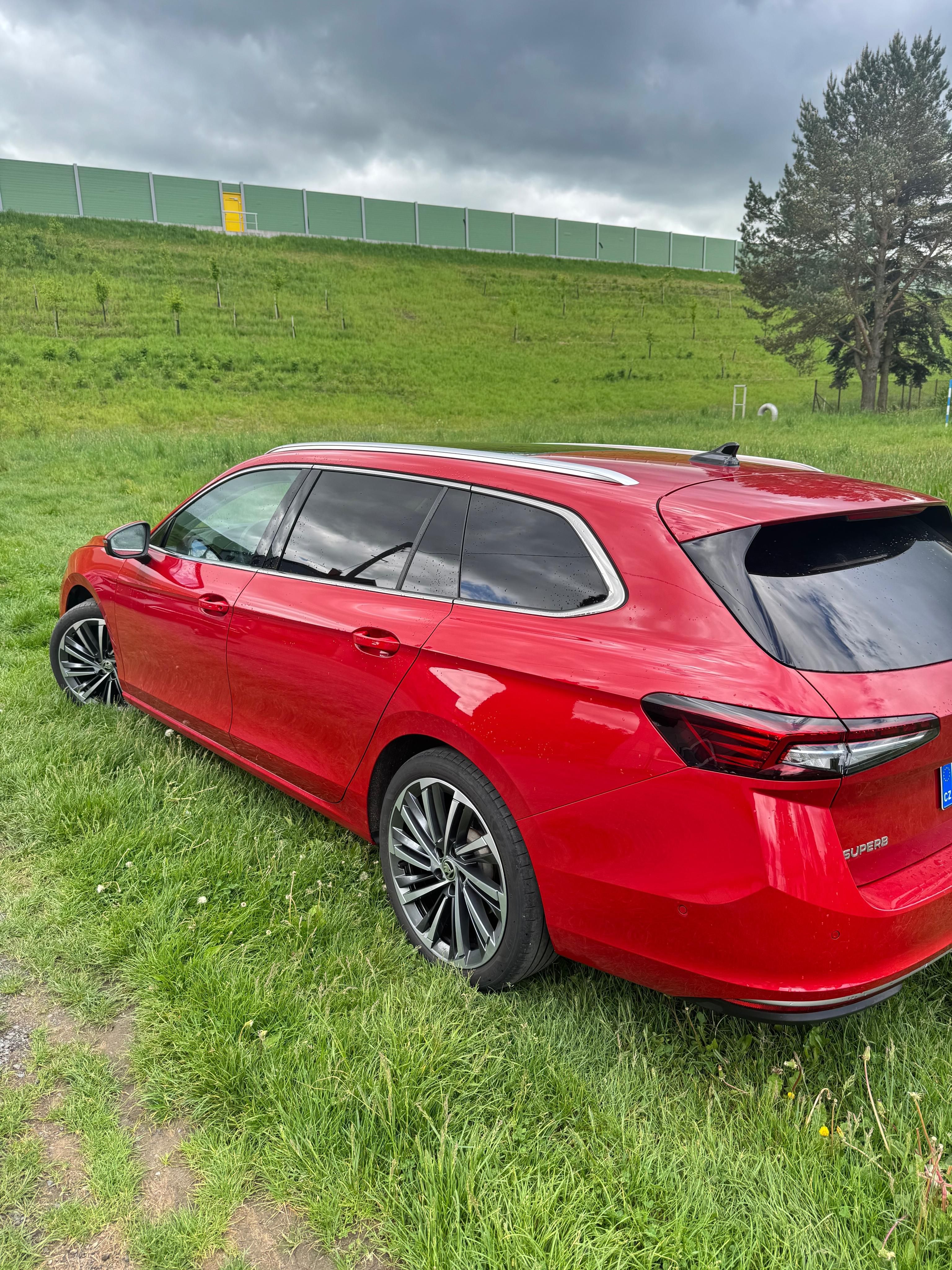 Škoda Superb, L&K, nez. topení, tažné - fotka 3