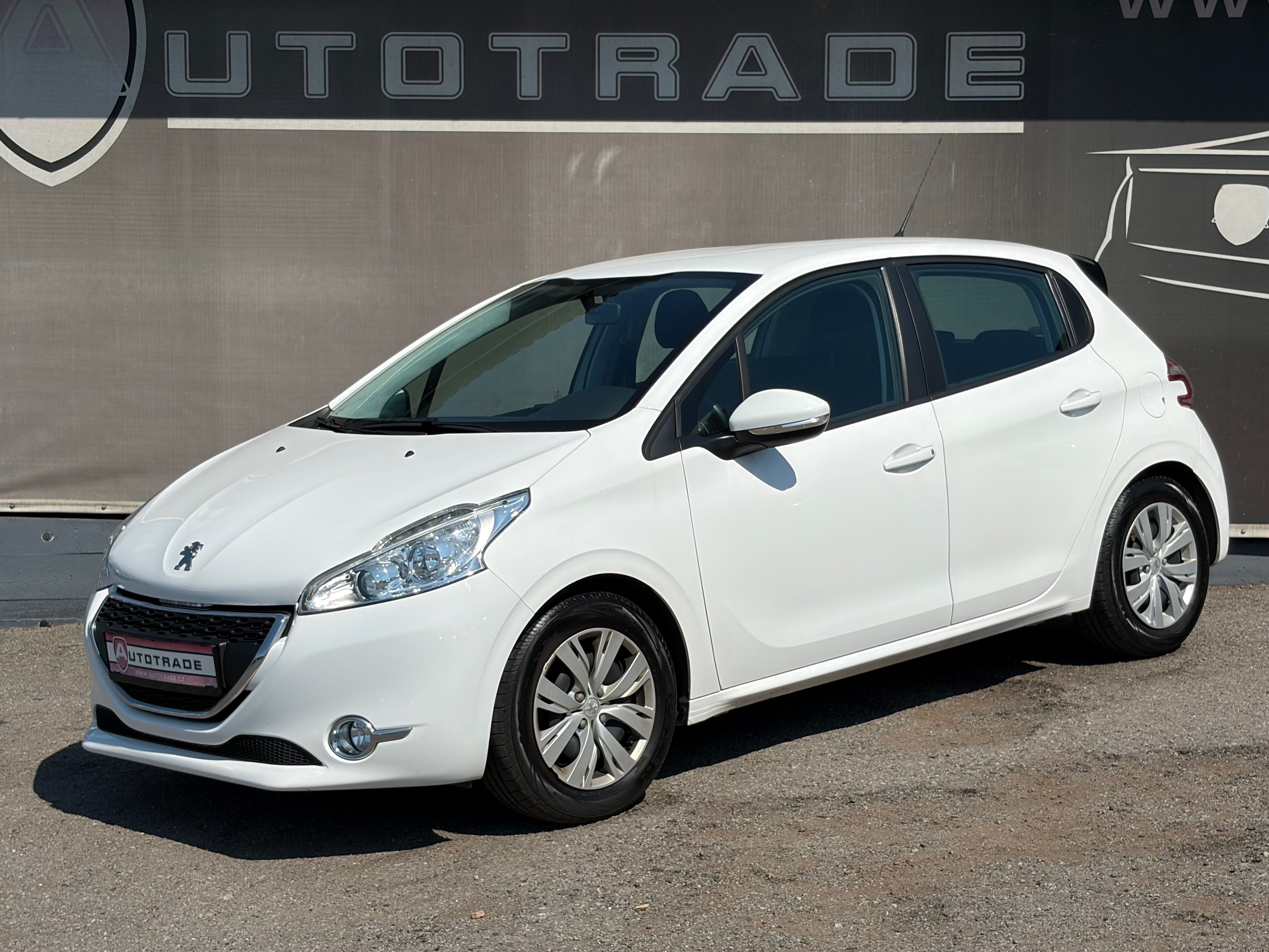 Peugeot 208, 1.2i 60kW,AUTOMAT,PO ROZVODECH