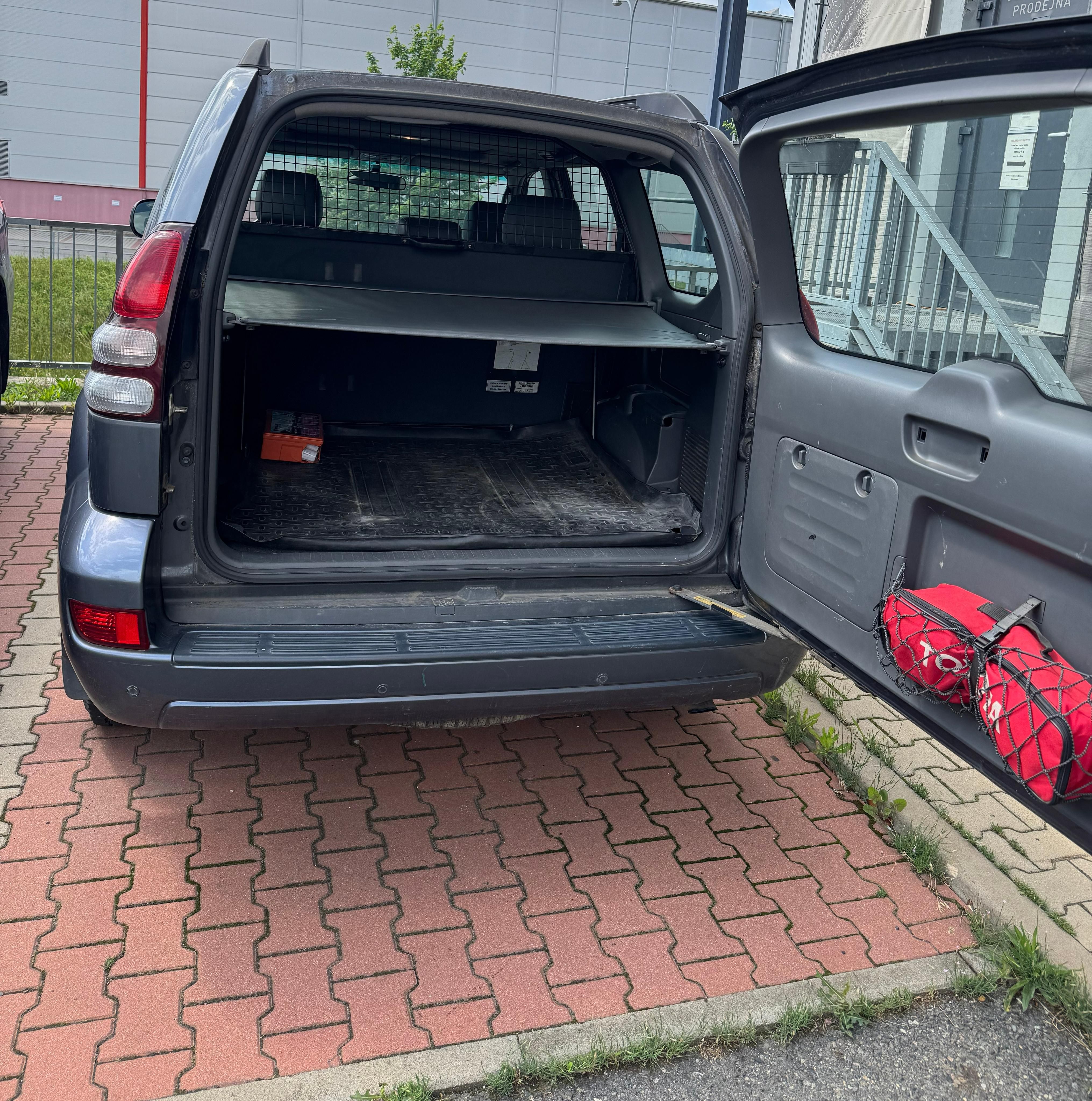 Toyota Land Cruiser, LC120, Pravidelně servisováno.