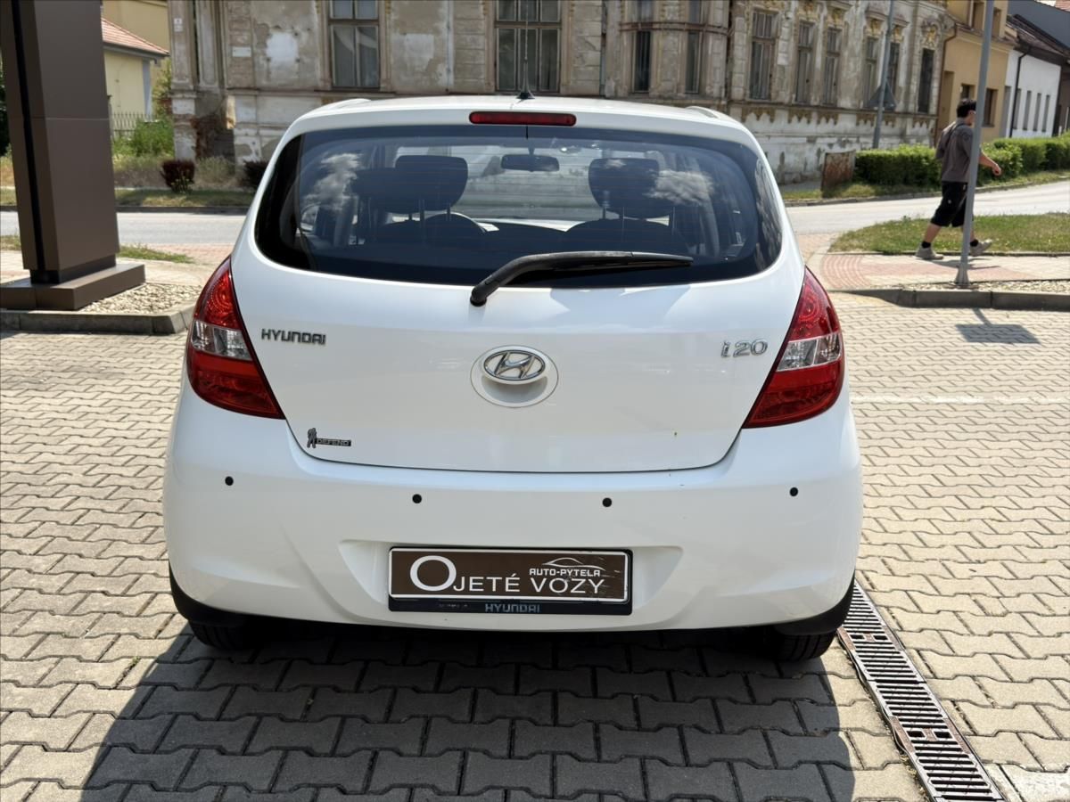 Hyundai i20, 1,3 i, MT  Inclusive Plus - fotka 6