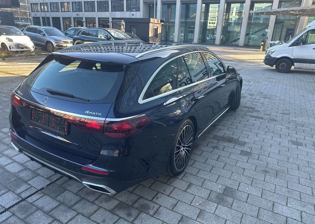 Mercedes-Benz Třídy E, E300 de, 4 Matic, AMG - fotka 2