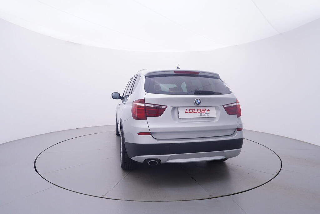 BMW X3, 2.0 2.0D 135 kW - fotka 4