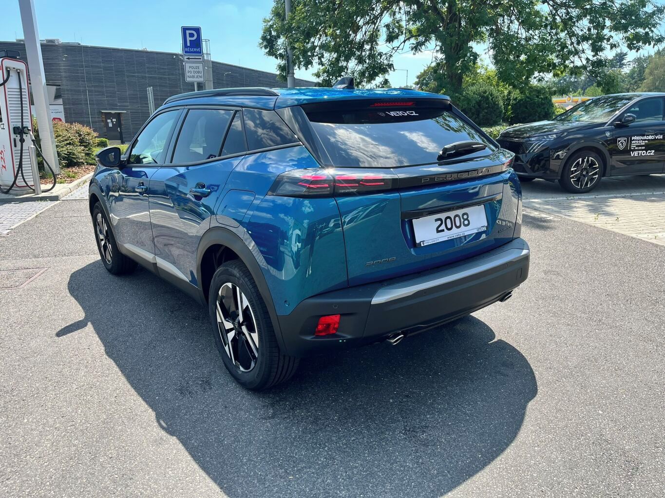 Peugeot 2008, ALLURE Hybrid 145 e-DCS6 - fotka 3