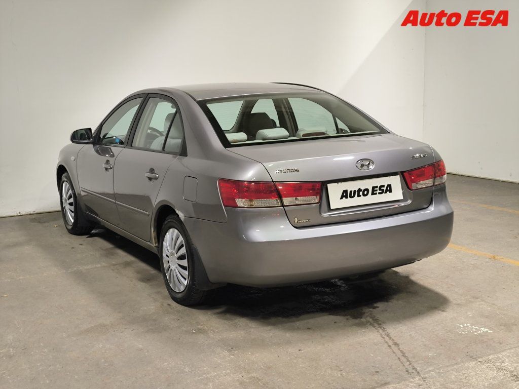 Hyundai Sonata, 2.4i - fotka 4