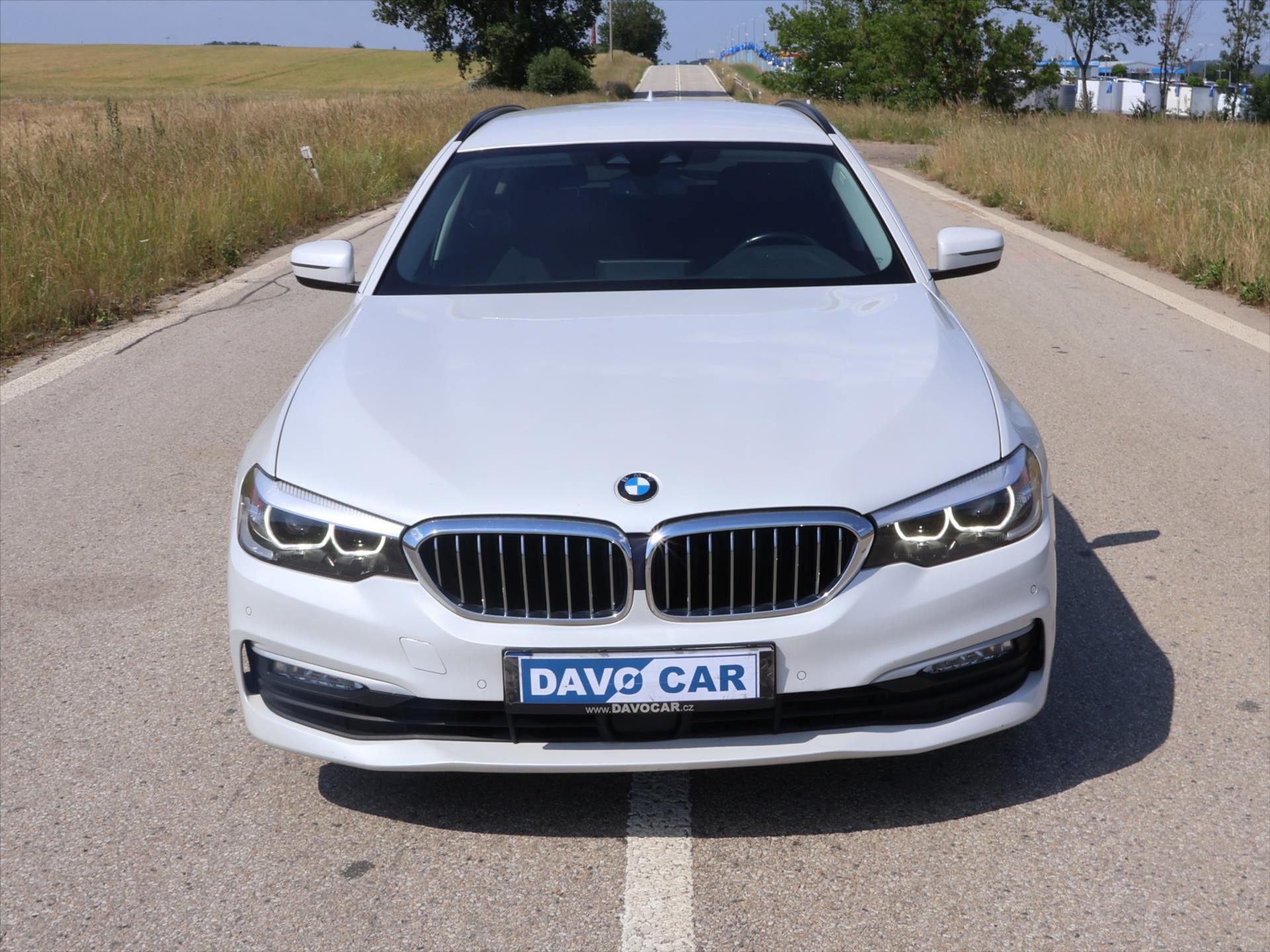 BMW Řada 5, 2,0 525d 170kW Aut. Navi LED - fotka 2