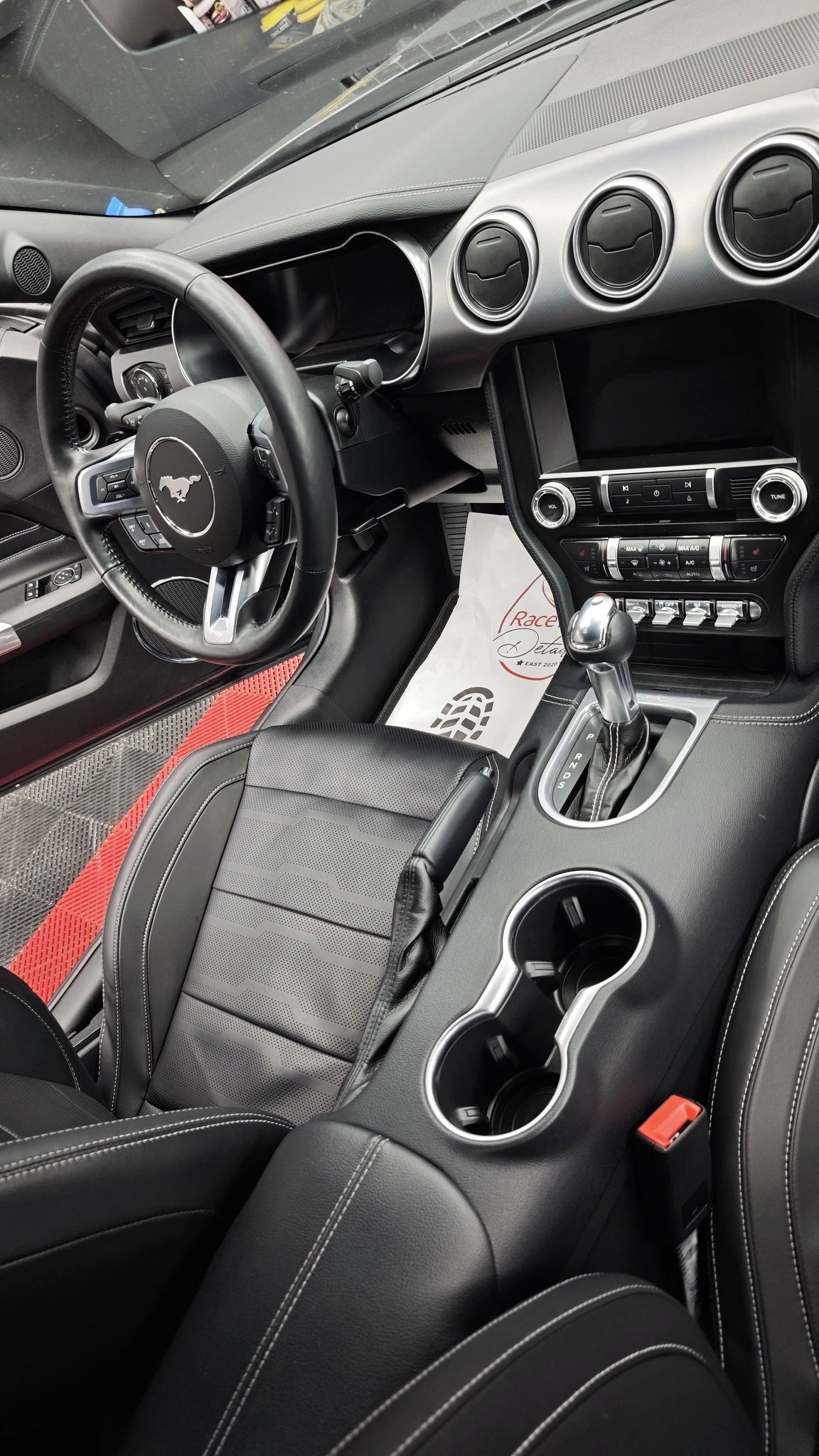 Ford Mustang, 5,0 GT - fotka 6