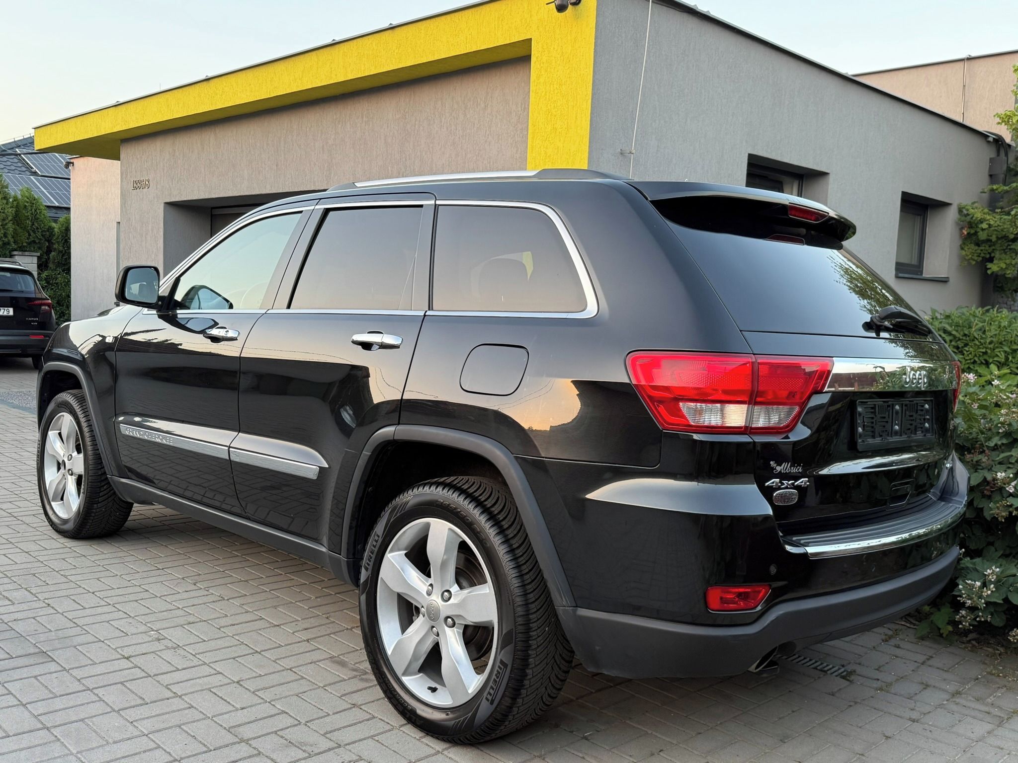 Jeep Grand Cherokee, 3.0CRDi OVERLAND! 178tKM!! - fotka 3