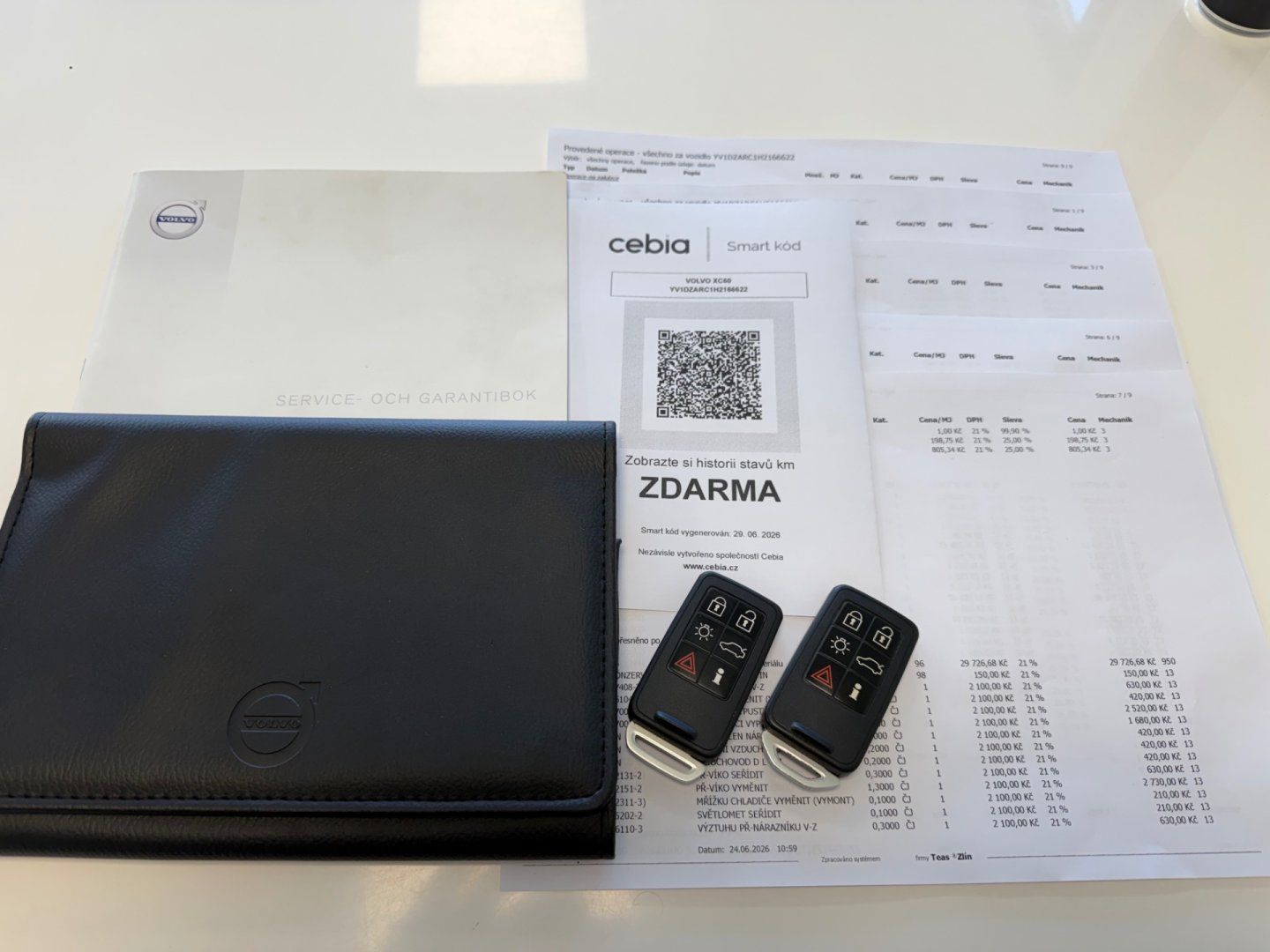 Volvo XC60, D3 110 kW SUMMUM/MANUÁL/SERV.K - fotka 2