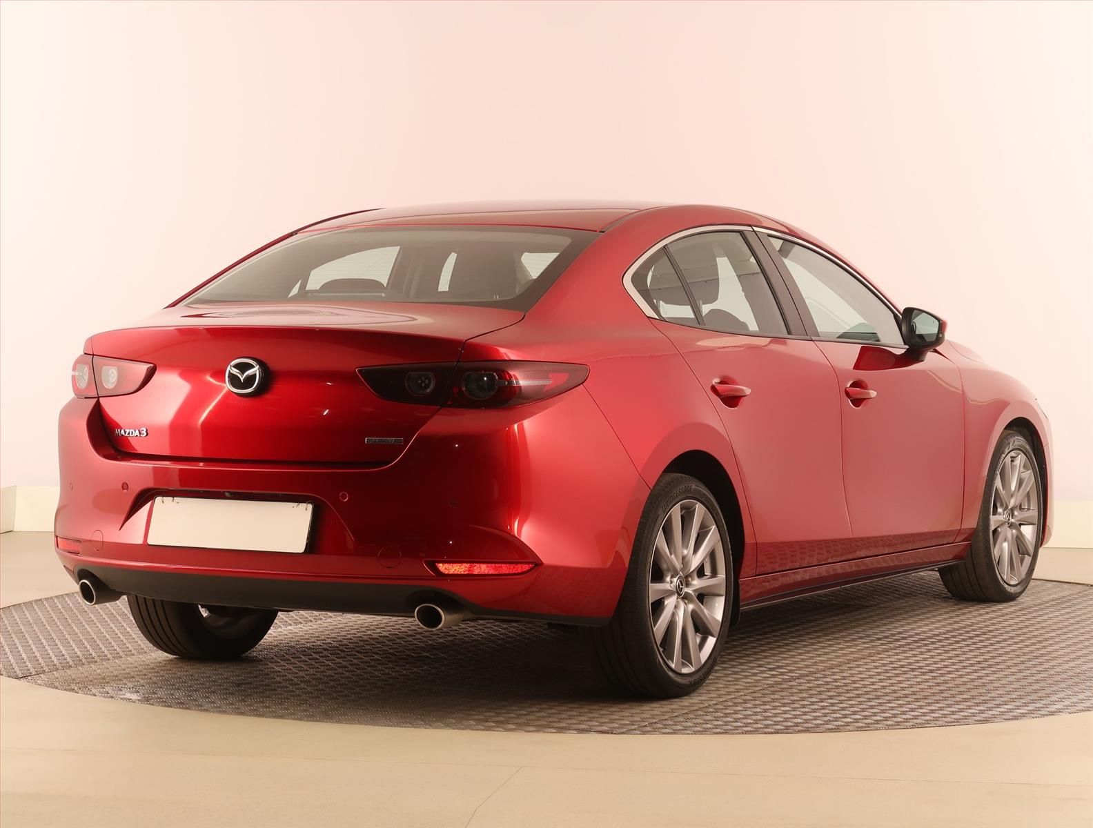 Mazda 3, 2.0 Skyactiv-G, ČR,1.maj - fotka 5