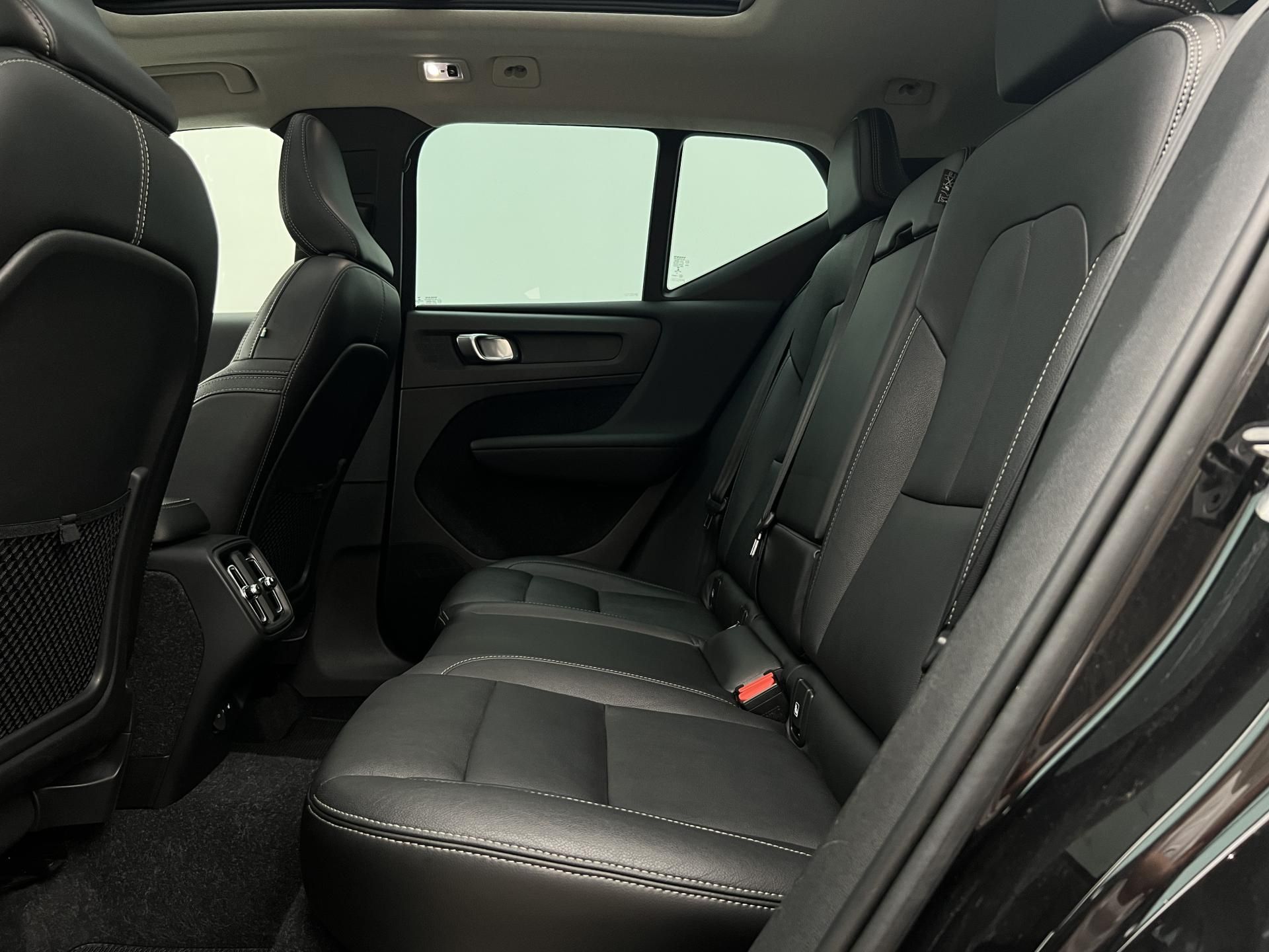 Volvo XC40, T4 INSCRIPTION AUT - fotka 6