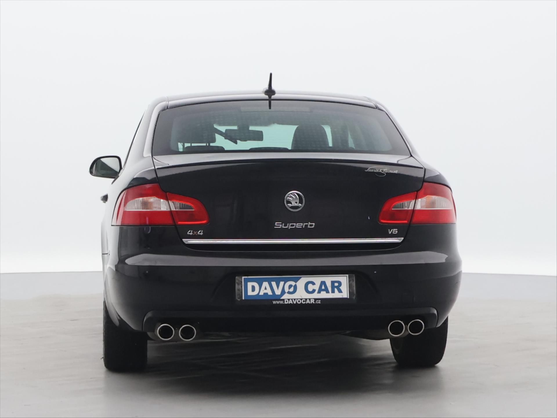 Škoda Superb, 3,6 FSI 191kW Exclusive 1.Maj - fotka 6