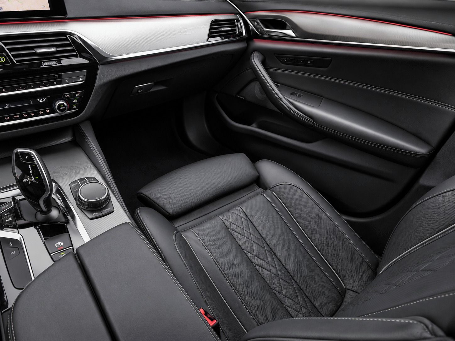 BMW Řada 5, M550d x-Drive B&W LASER PANO - fotka 5