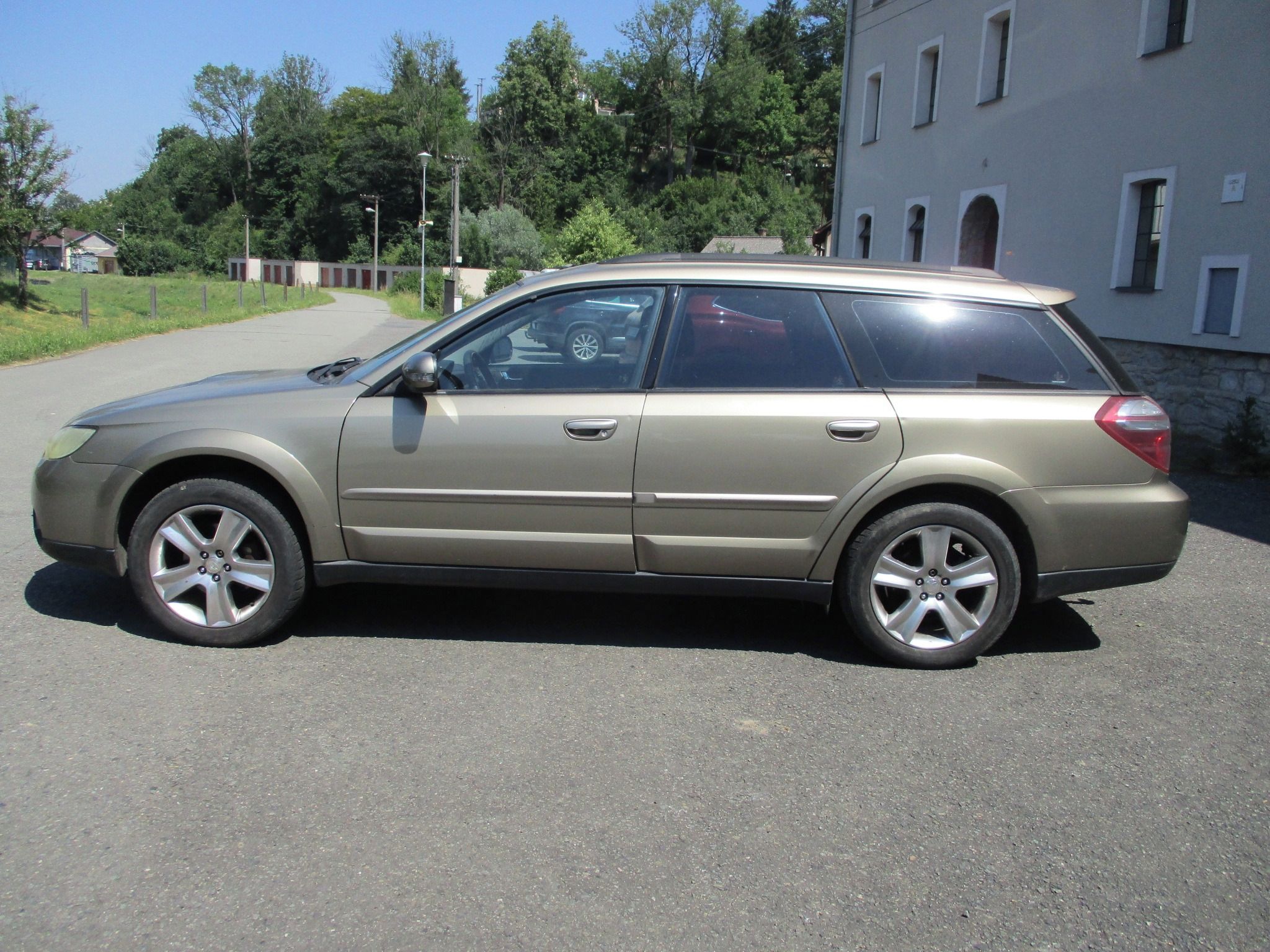 Subaru Outback, 2.0 D - 4 WD , Tažné zařízení - fotka 2