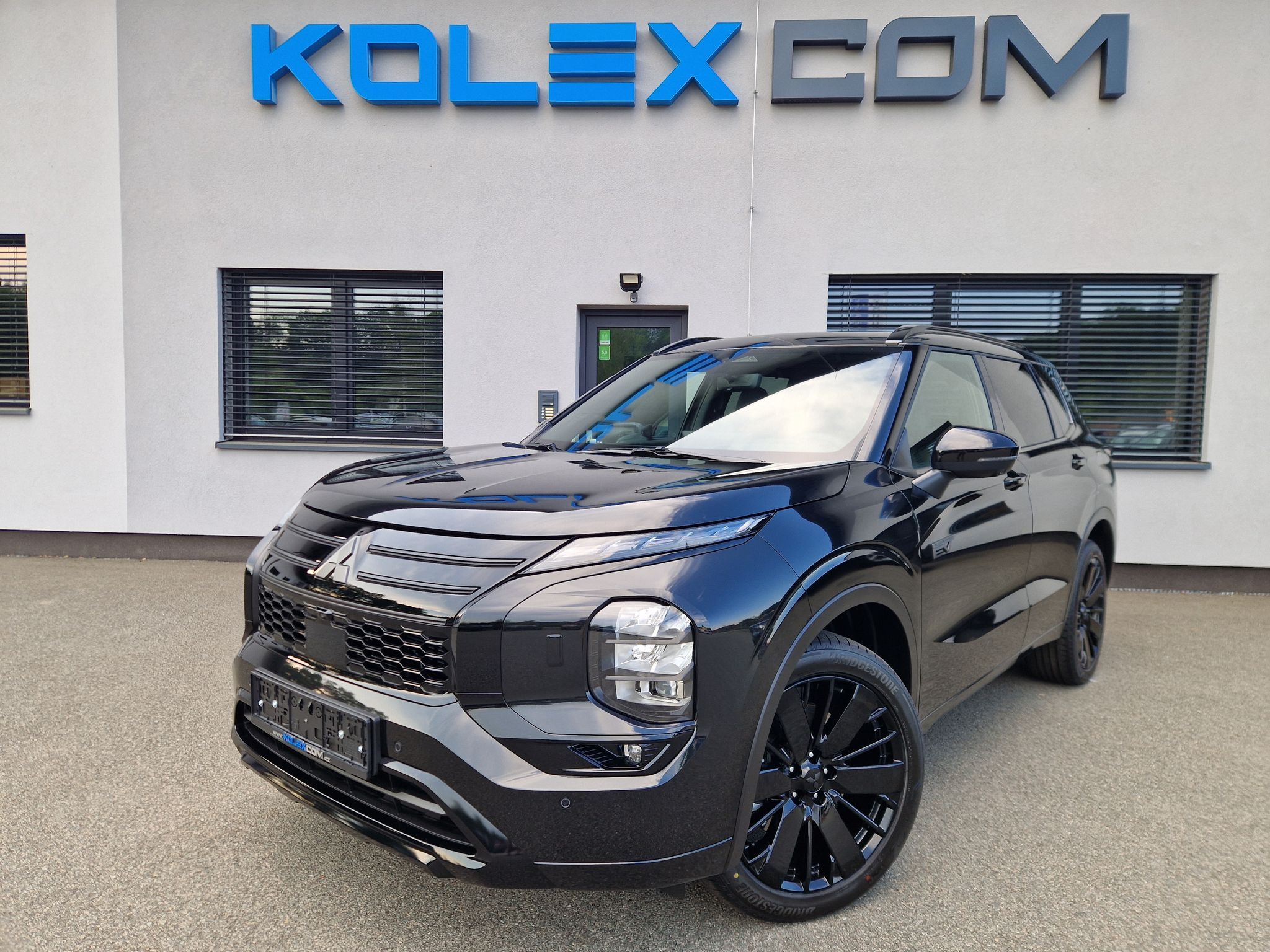 Mitsubishi Outlander, 2.4 PHEV 4x4 Black Edition 26 - fotka 2