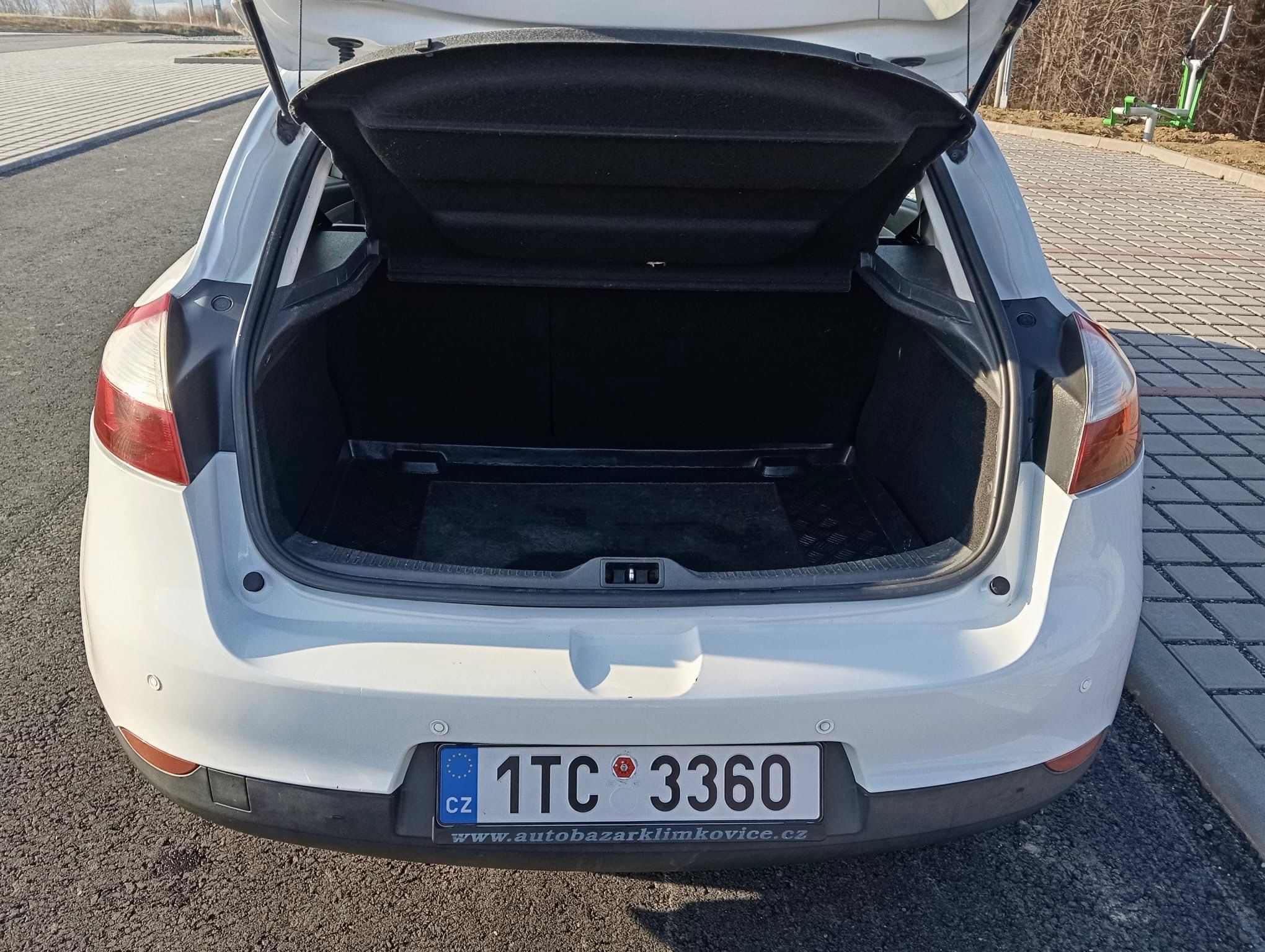 Renault Mégane, 1.5 dCi, 66 kW, 2010, servisov - fotka 4