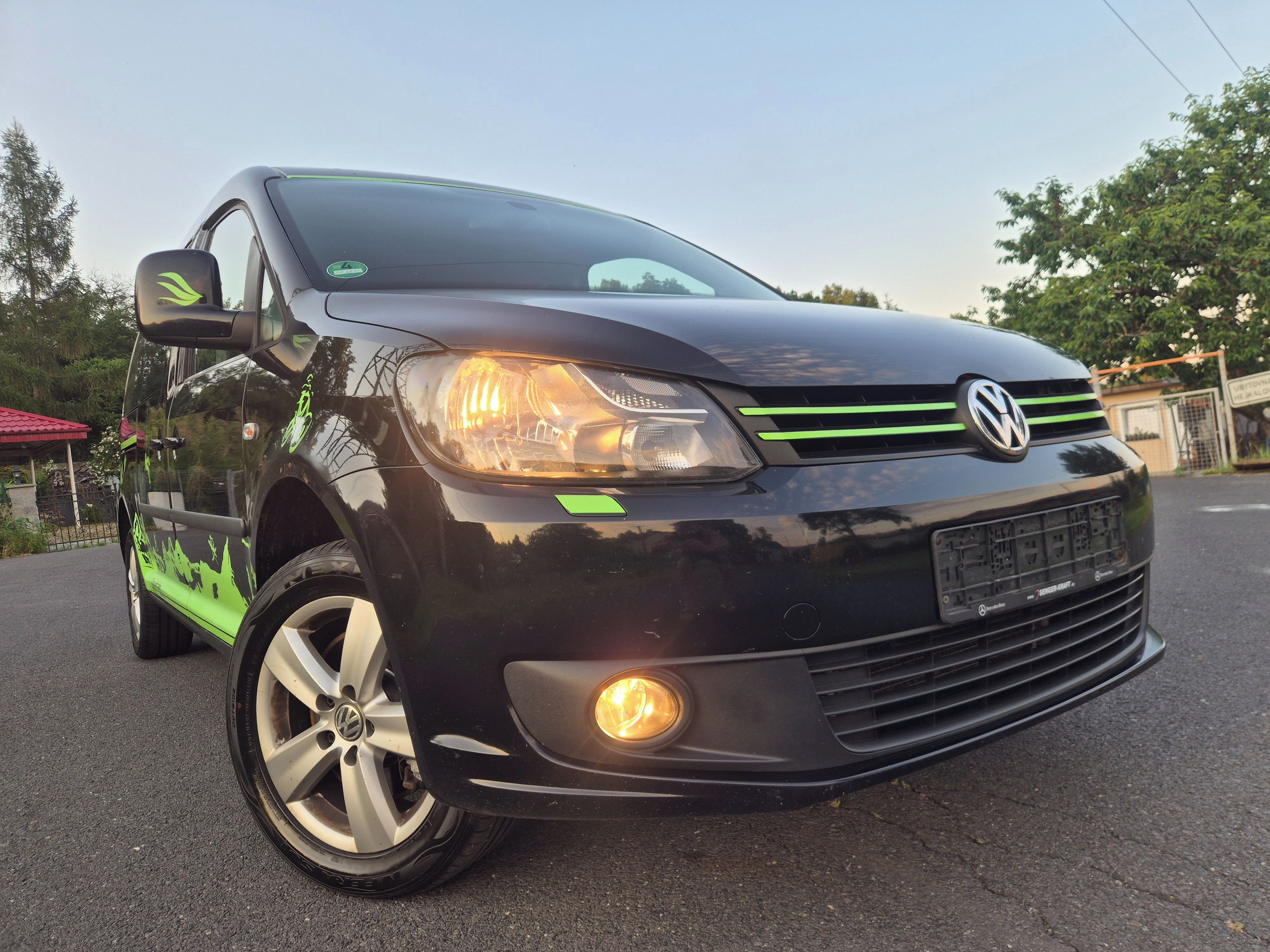 Volkswagen Caddy, 1 maj.plný servis MAXI 7 MIST - fotka 2