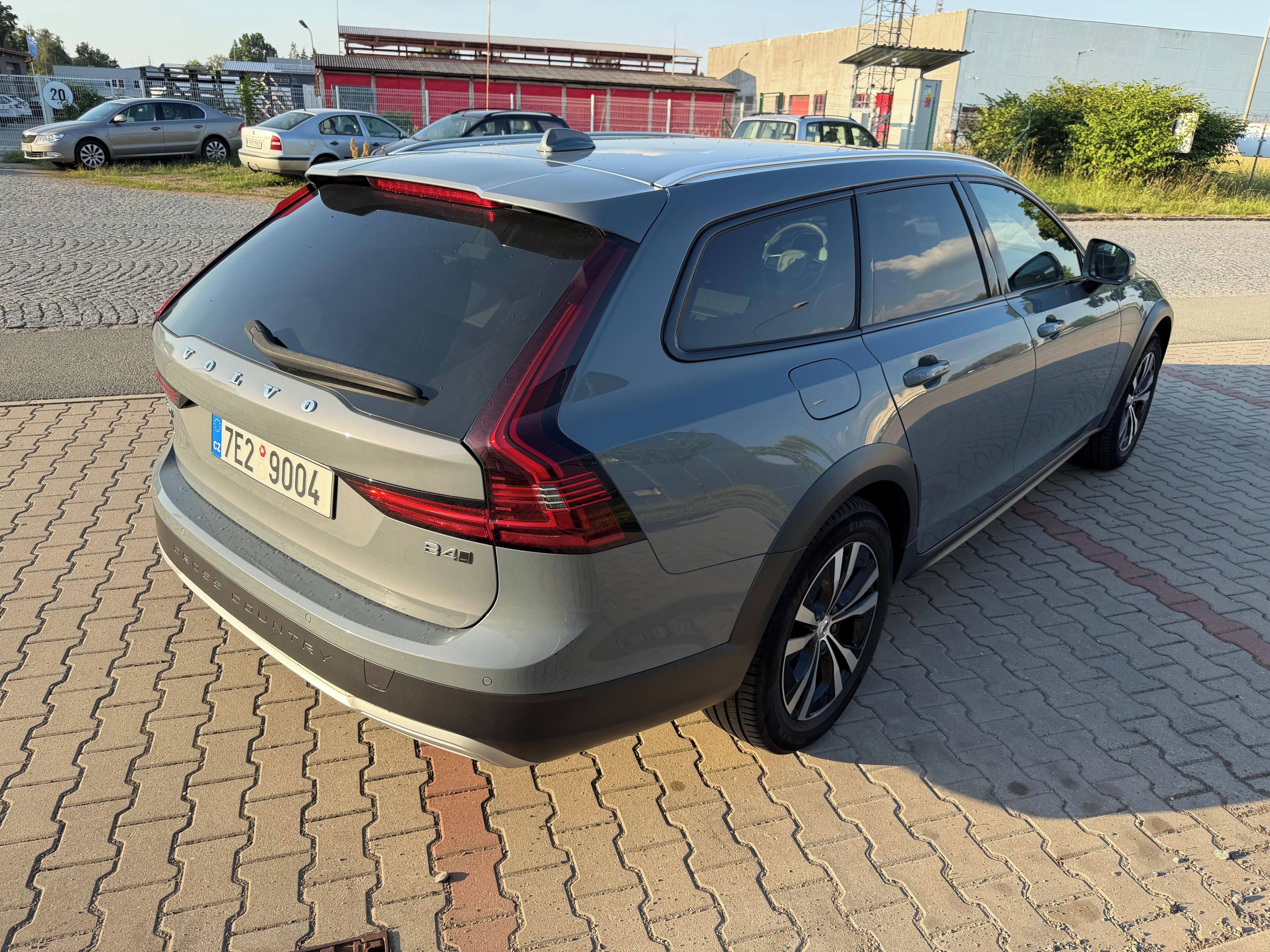 Volvo V90, CC B4, nez. topení, tažné - fotka 4