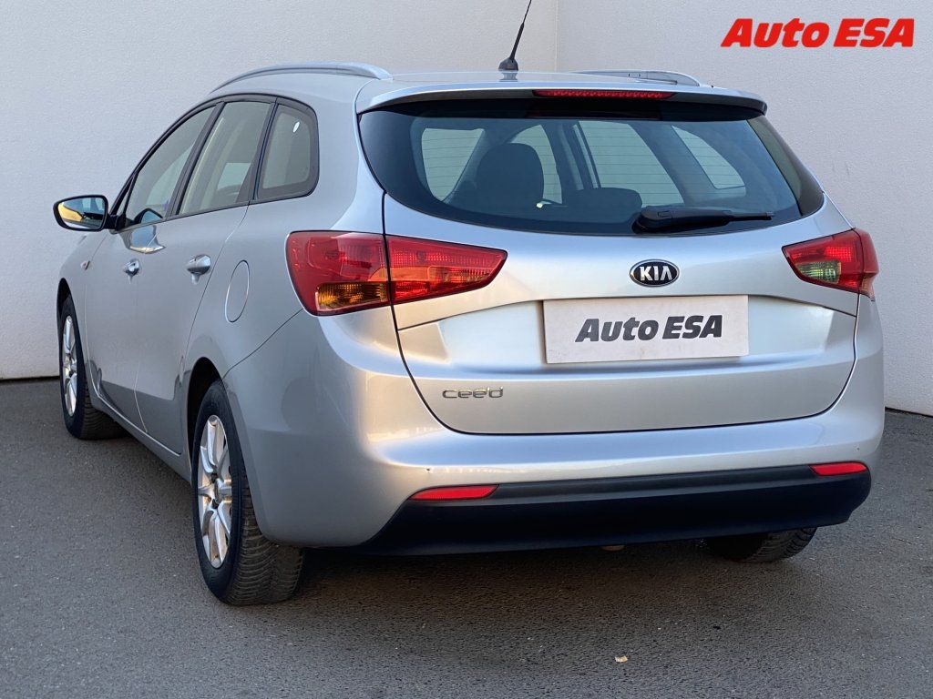 Kia Cee´d, 1.4CVVT,Edition,AC,tempo - fotka 6