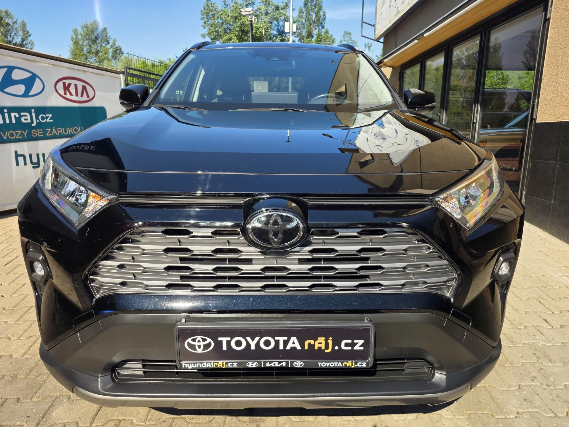 Toyota Rav4, 2.0-4x4-AUT-1.MAJITEL-ZÁRUKA - fotka 2