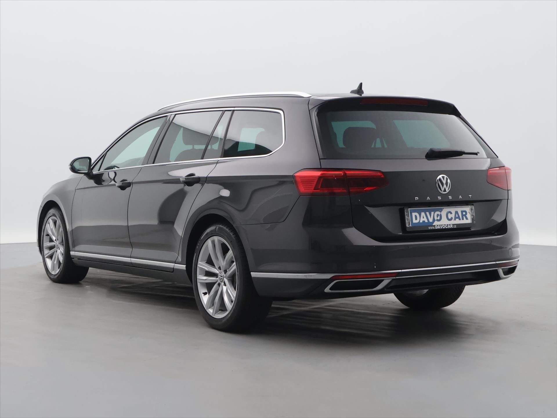 Volkswagen Passat, 2,0 TDI 110kW DSG Elegance - fotka 5