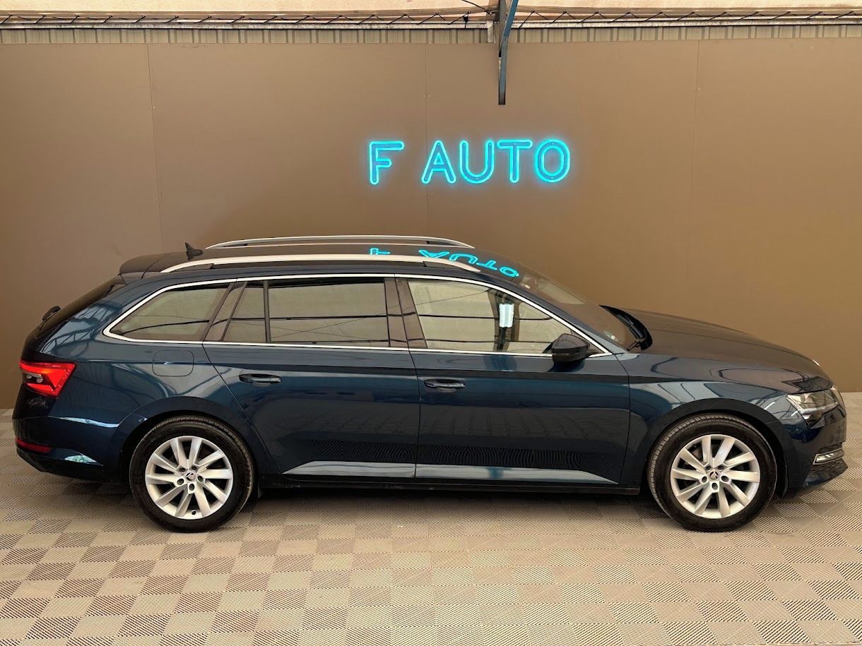 Škoda Superb, Combi Premium 4x4 2.0 TDI 147K - fotka 2