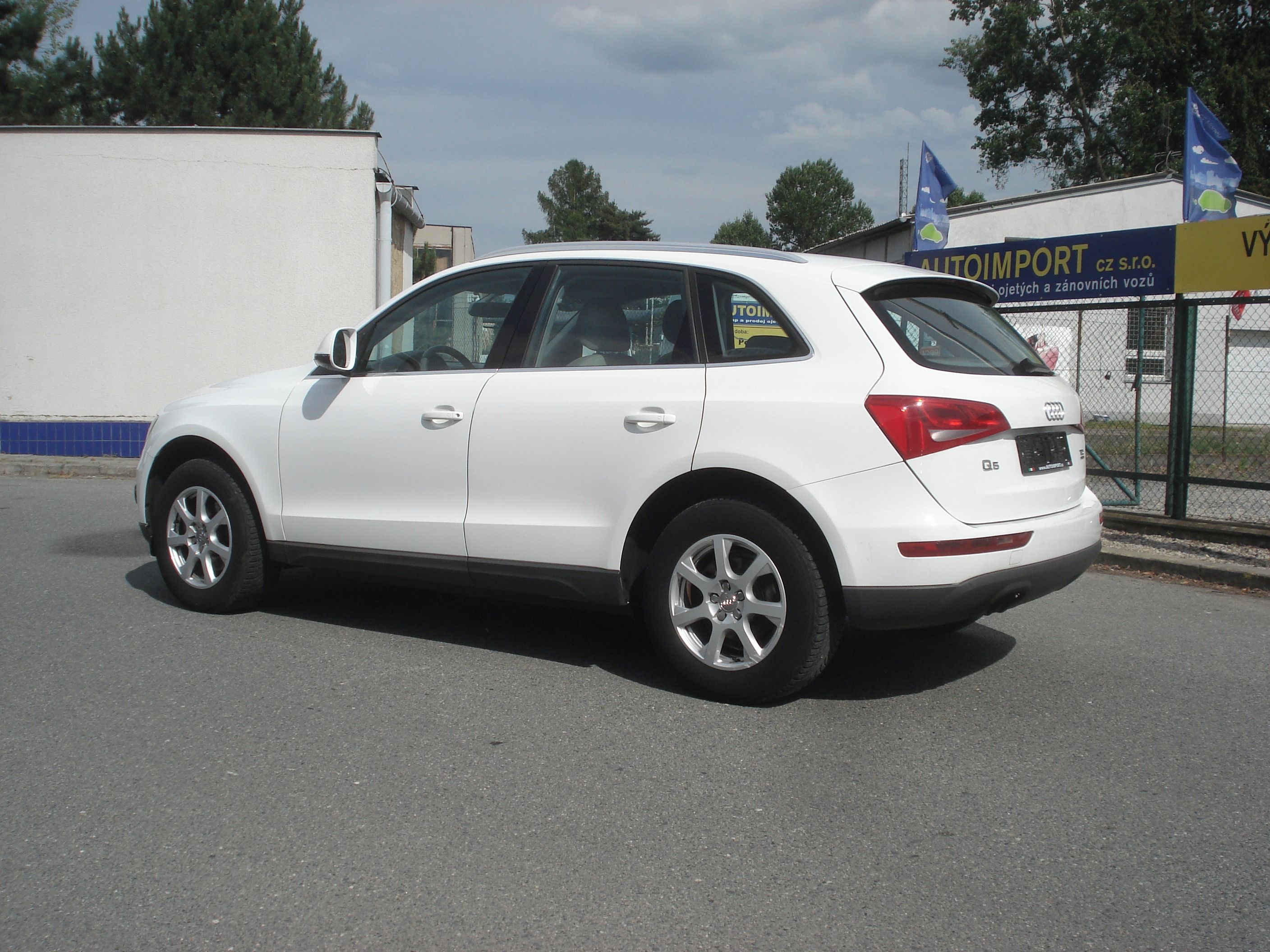 Audi Q5, 2.0 TDI MANUÁL  4x4 - fotka 3