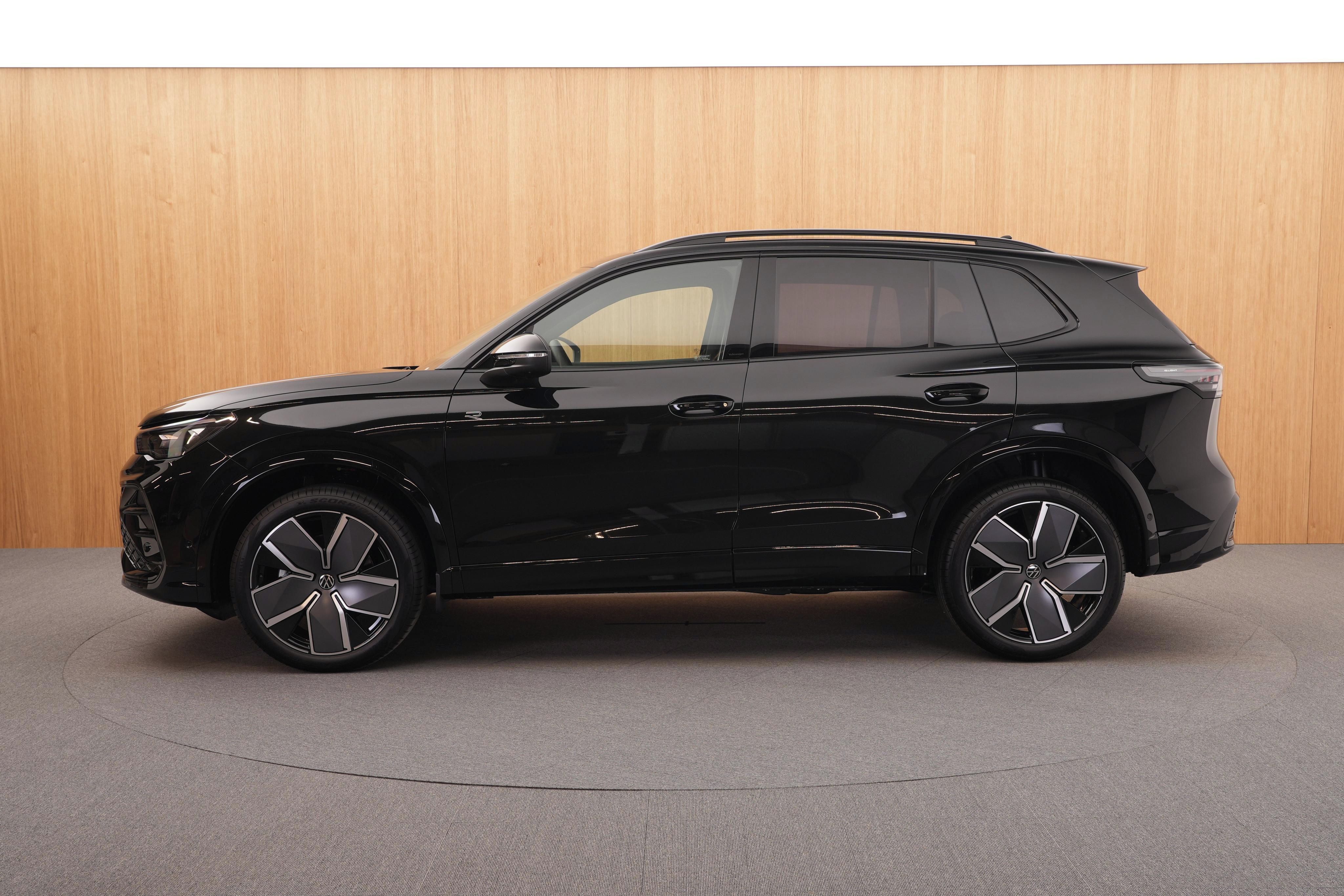 Volkswagen Tiguan, R-Line Edition 2.0 TDI 4x4 DSG - fotka 2