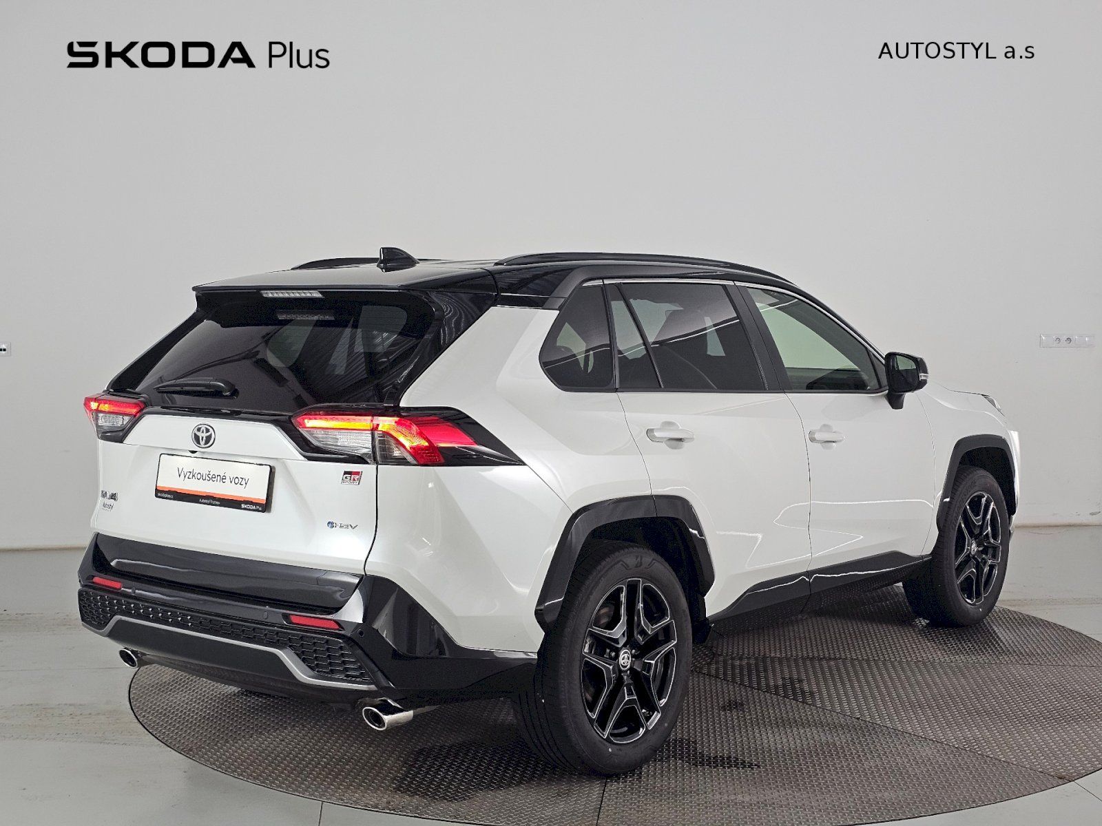 Toyota Rav4, 2.5HEV 4X4 222k GR SPORT - fotka 2