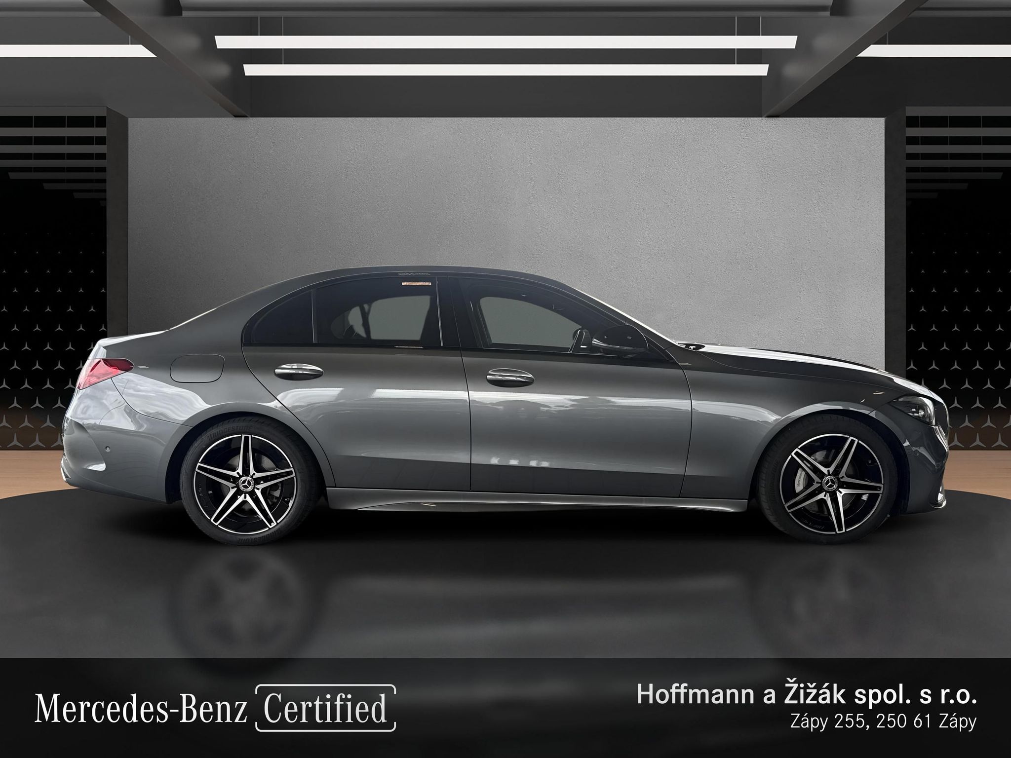 Mercedes-Benz Třídy C, 220d AMG Premium Plus - fotka 4