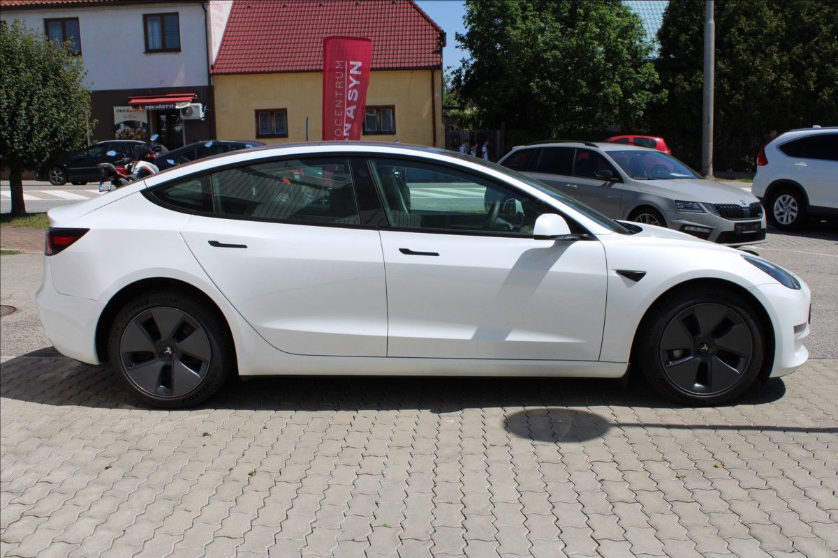 Tesla Model 3, LONG RANGE DUAL MOTOR - fotka 3