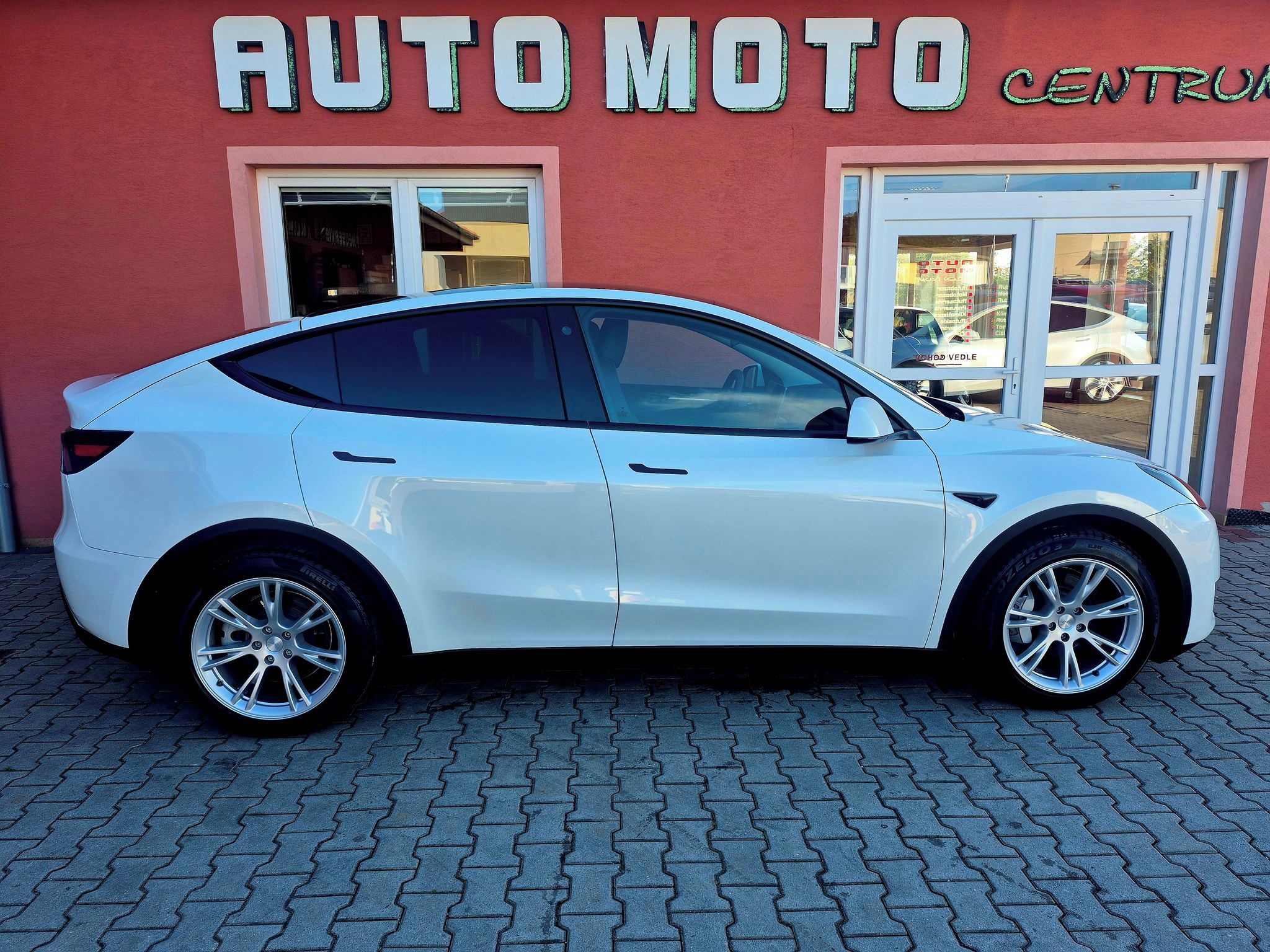 Tesla Model Y, Long Range Dual Motor, SOH 92, - fotka 5