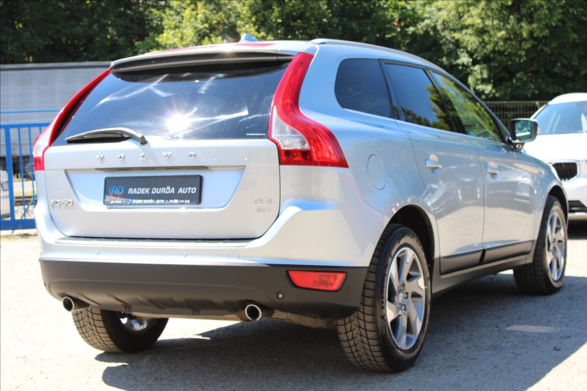 Volvo XC60, 2,4 D4  ČR,A/T,4x4,OCEAN RACE - fotka 5