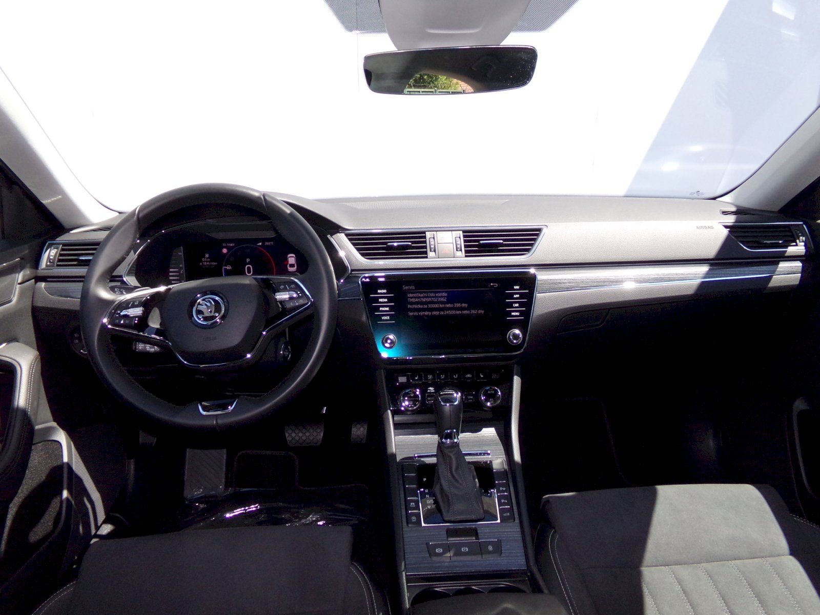 Škoda Superb, Style 2.0 TDI / 110kW A7F - fotka 5